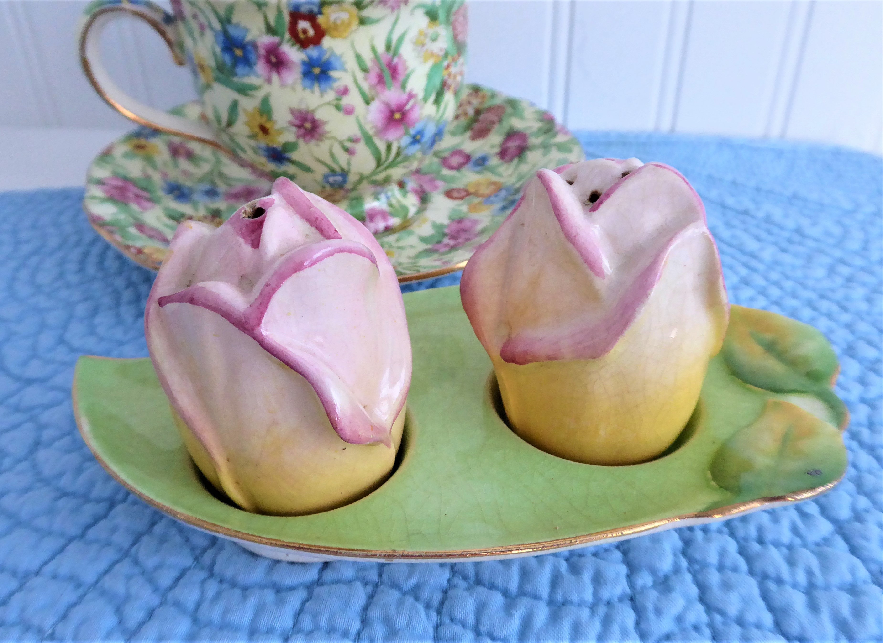 Vintage Royal Winton Grimwades Rosebud Salt & Pepper Set with Tray - Relief Molded Ware (1942-1950s) | Classic English Tableware for Tea Parties & Collectors