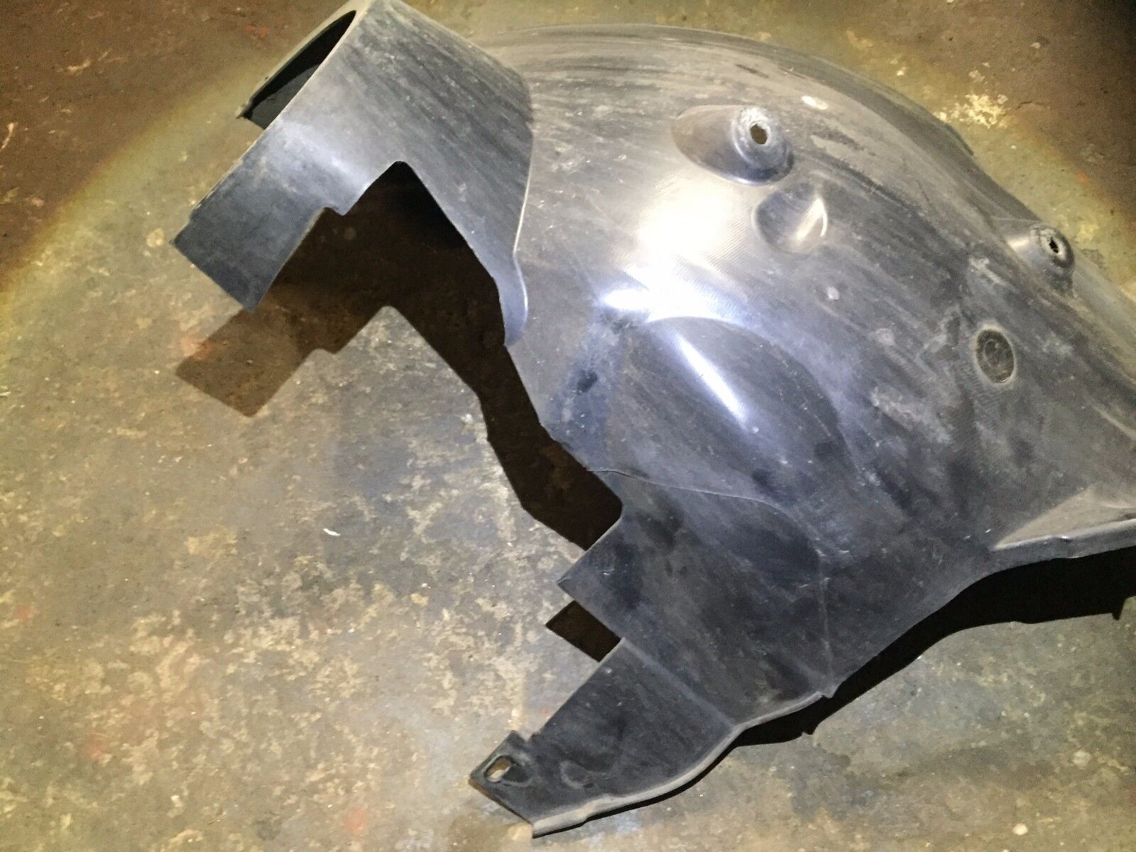 2003-2006 Mercedes C230 W203 Coupe Right Passenger Front Fender Liner OEM Replacement Part - Perfect Fit for Car Repair & Maintenance