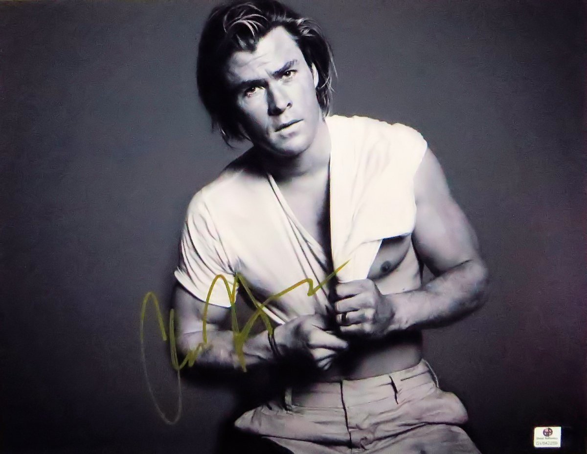 Chris Hemsworth Autographed 11x14 Photo - Thor Movie Collectible with Gold Ink Signature - Perfect for Marvel Fans & Memorabilia Collectors (Great for Home Theater Decor, Man Cave Display, or Gift for Avengers Lovers)