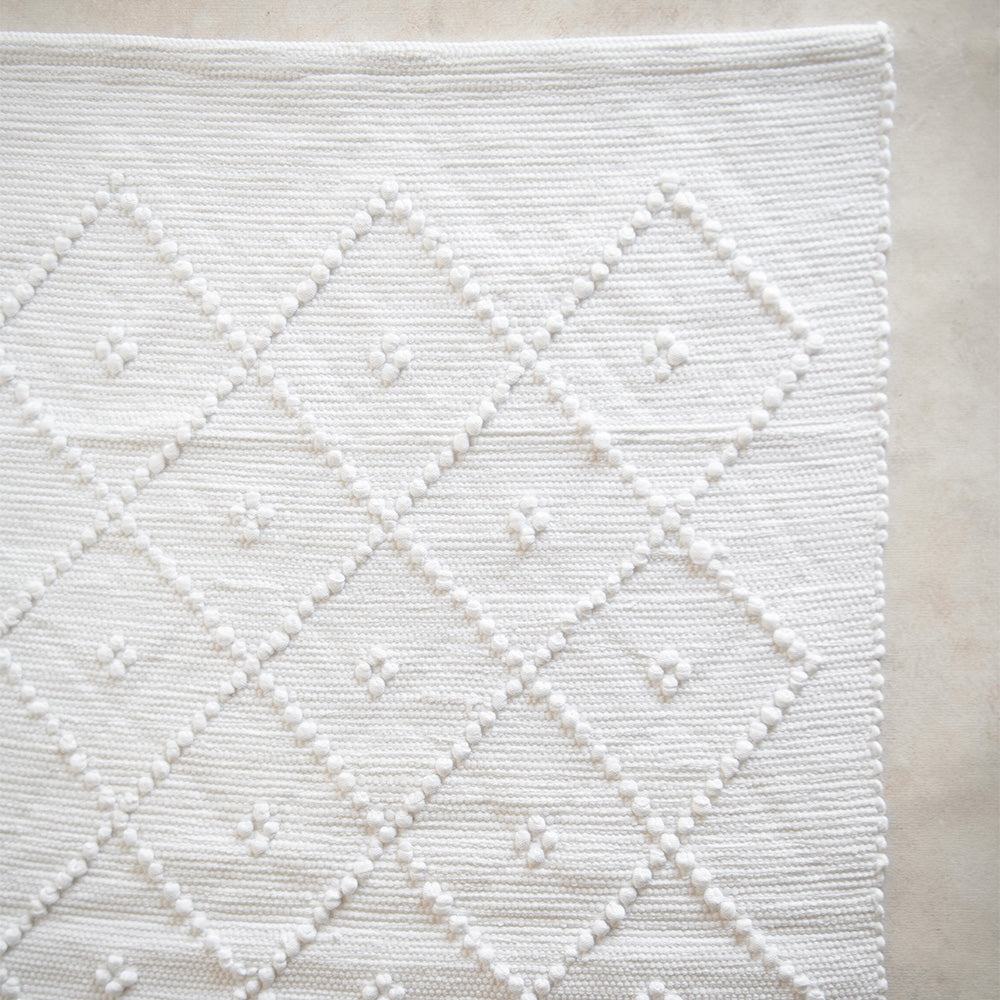 Premium Hand-Knotted Cotton Bath Mat with Trellis Design - Soft, Absorbent & Non-Slip for Bathroom, Shower & Spa - Perfect for Modern Home Decor