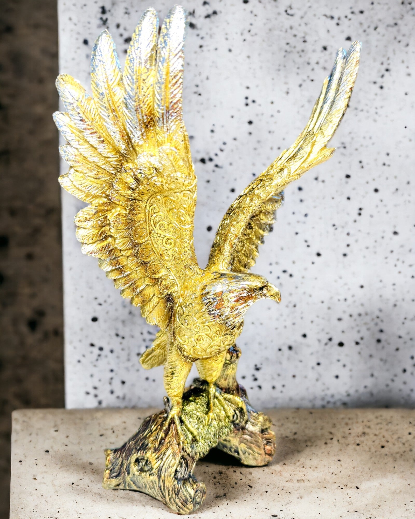 Golden Eagle Statue - Personalized Resin Home Decor for Office Desk, Bookshelf & Gift Giving | Handcrafted Eagle Sculpture for Men's Study & Living Room