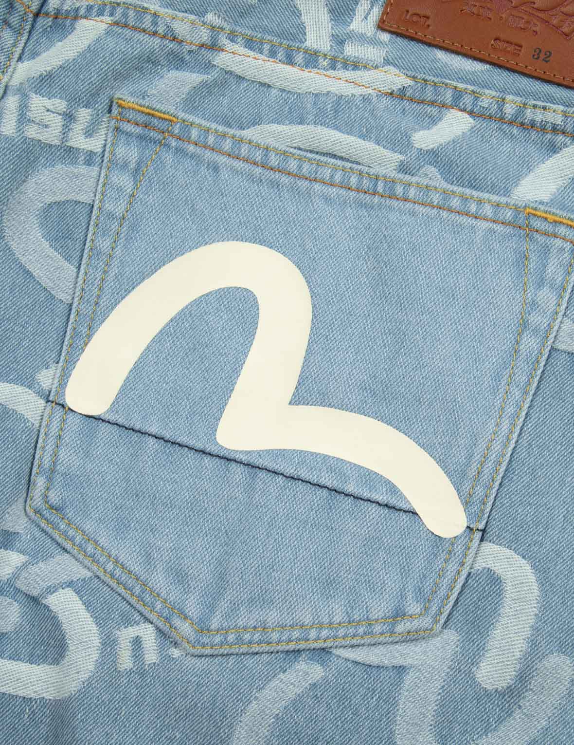 Stylish Allover Seagull Jacquard Print Oversized Beach Shorts for Men - Perfect for Summer Vacation, Pool Parties & Casual Outings