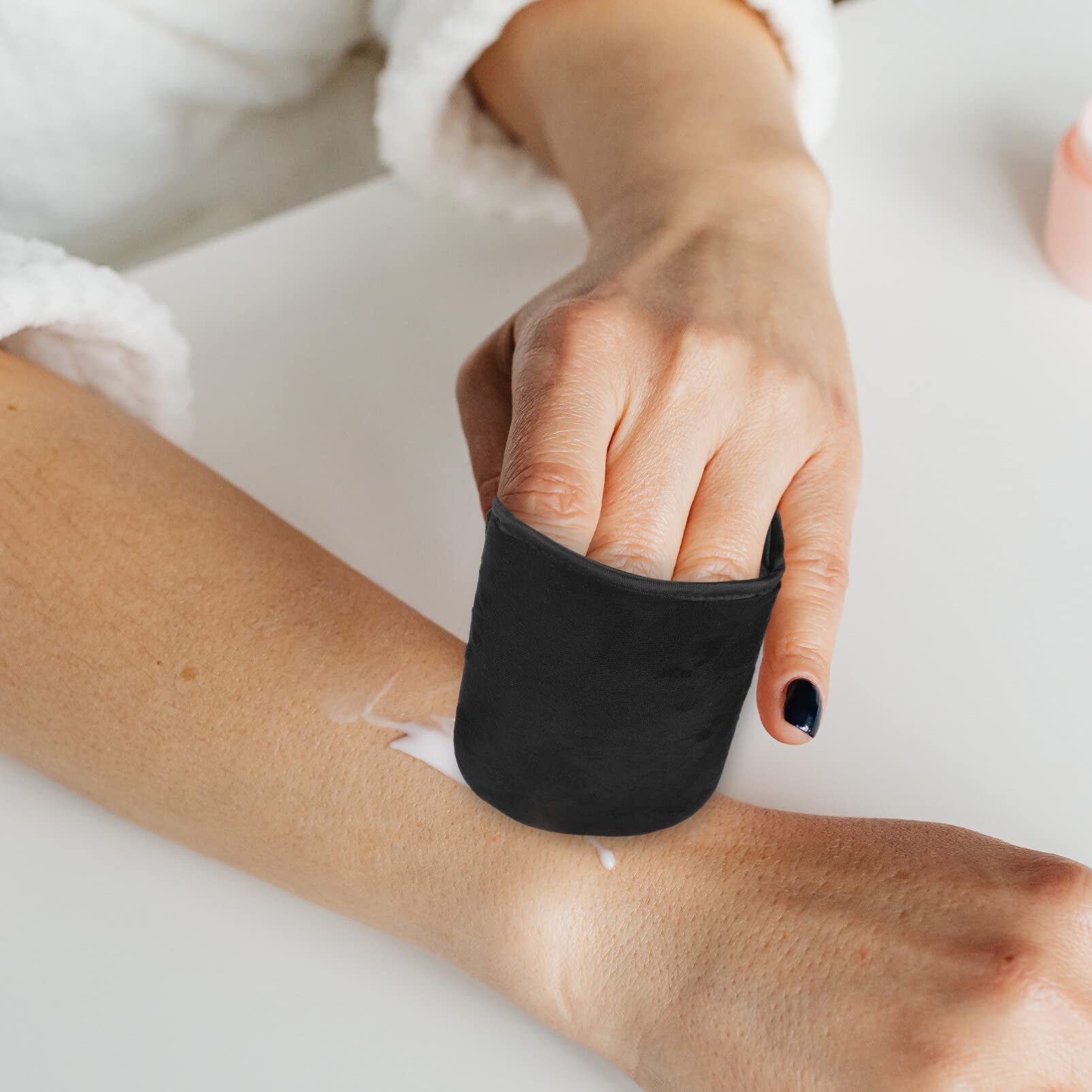 FOMIYES Self Tanning Mitt Set - Soft Tanning Gloves & Applicator for Sunless Tan Lotion, Face & Body - Flocking Back Lotion Sponge Protector for Even, Streak-Free Tan (Perfect for Salon, Home Use & Travel)