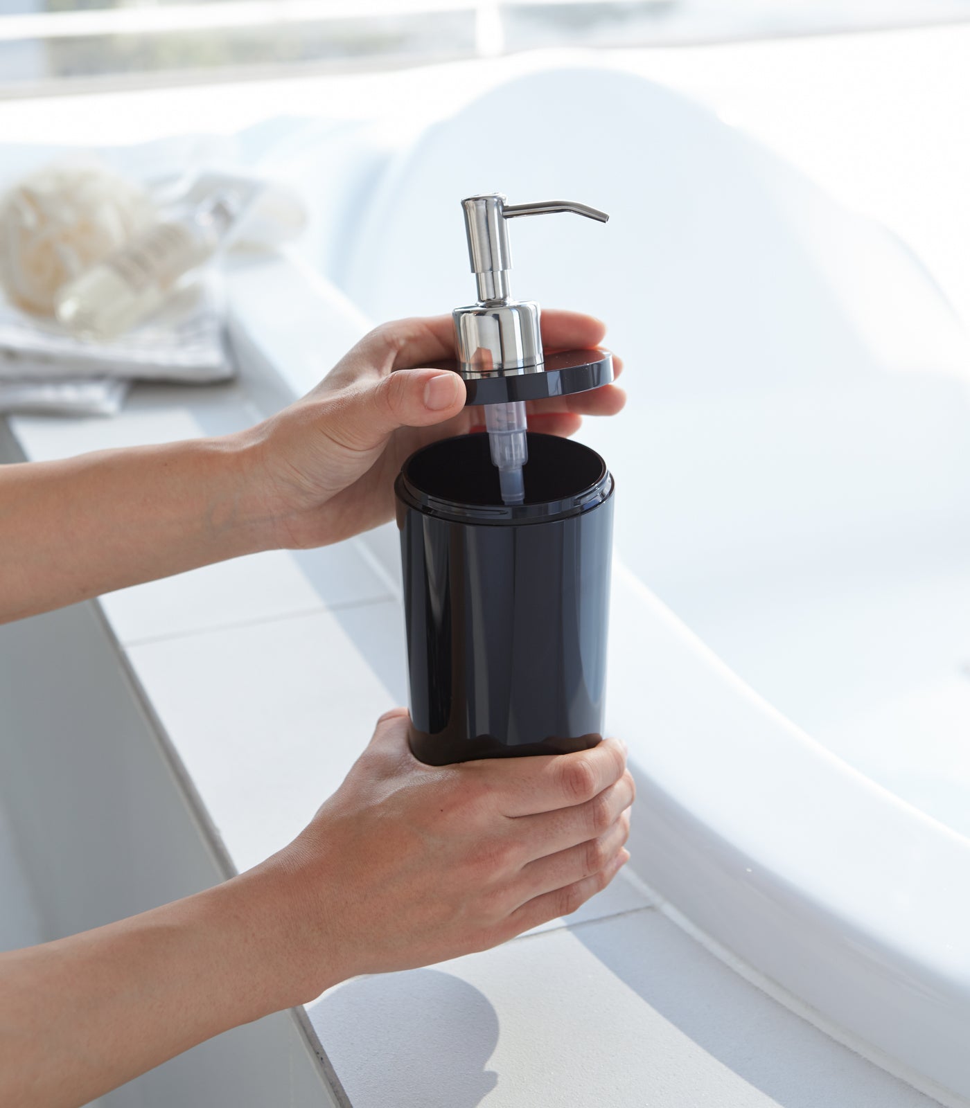 Round Shampoo, Conditioner & Body Soap Dispenser Set - Bathroom Organizer for Shower, Salon & Spa Use