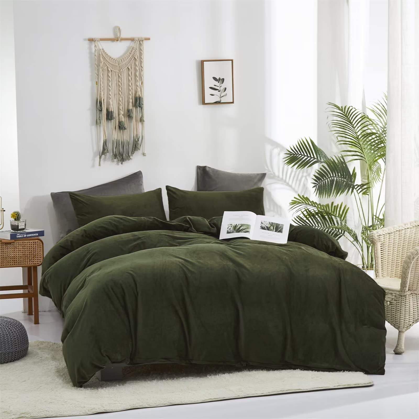 Olive Green Velvet Comforter Set Queen Size - Fluffy Sherpa Military Bedding with Dark Puffy Flannel Blanket (90x90 Inches) - Warm & Cozy for Winter Nights, Army-Themed Bedroom Decor