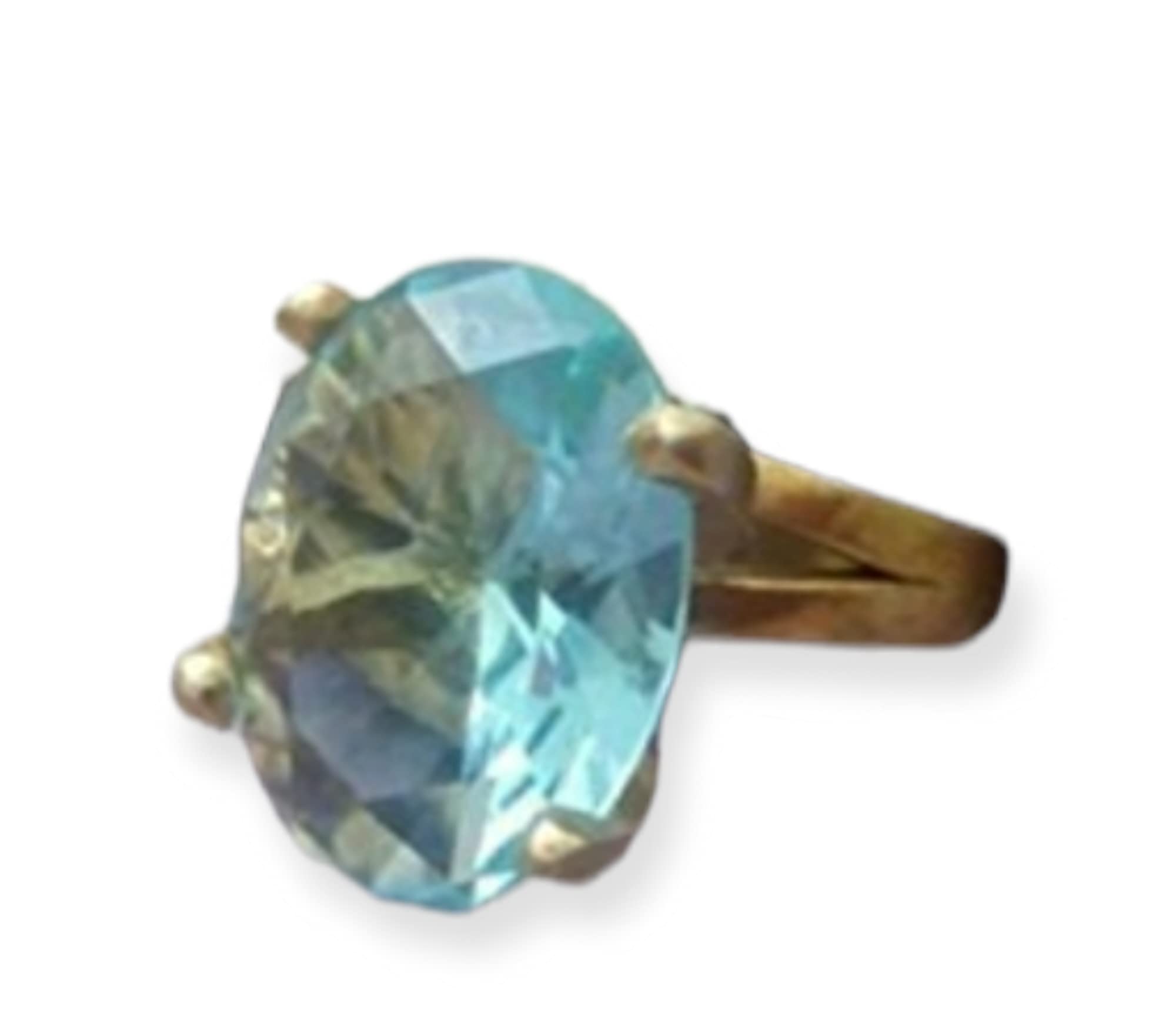 Aquamarine Gemstone Ring for Women - Elegant Cocktail Ring in Gold with Aqua Stone - Perfect Birthstone Jewelry, Bridesmaid Gift & Wedding Present - Ideal for Parties, Engagements & Special Occasions