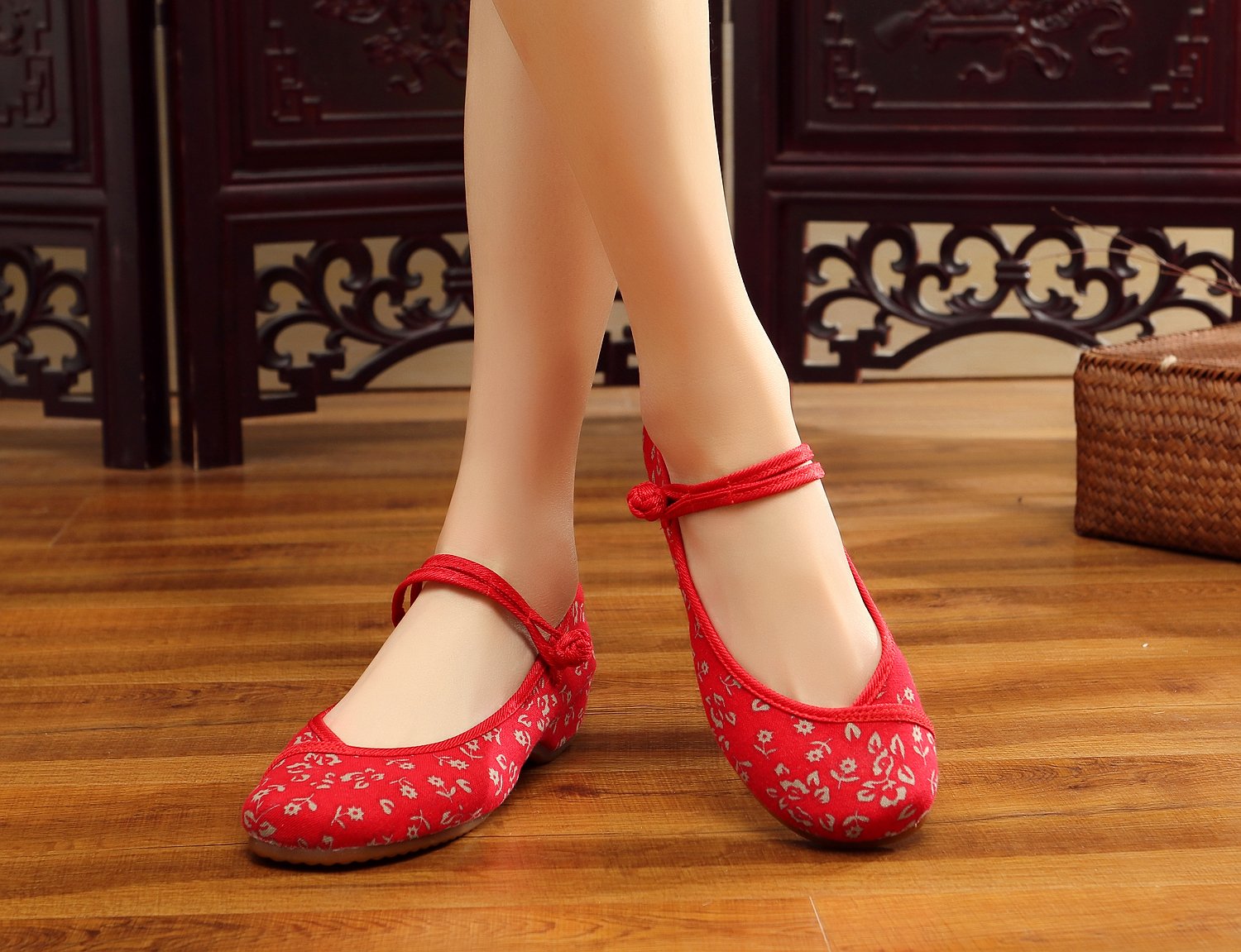 Vintage Chinese Style Women's Embroidered Mary Jane Shoes - Traditional Qipao Dress Flats for Tea Parties, Weddings & Cultural Events