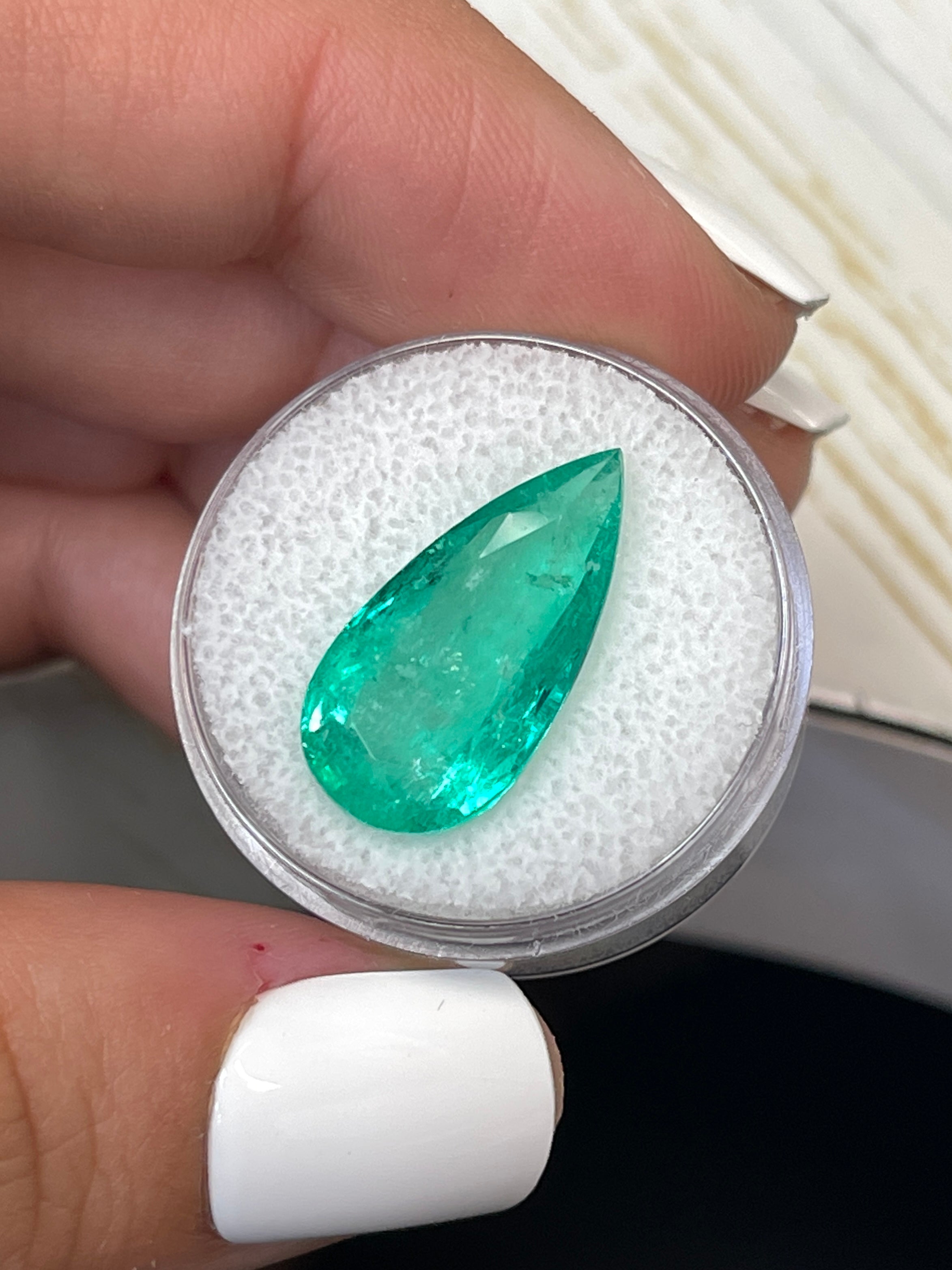 8.57 Carat 21x11mm HUGE Green Natural Loose Colombian Emerald Pear Cut Gemstone for Jewelry Making, Engagement Rings & Luxury Gifts