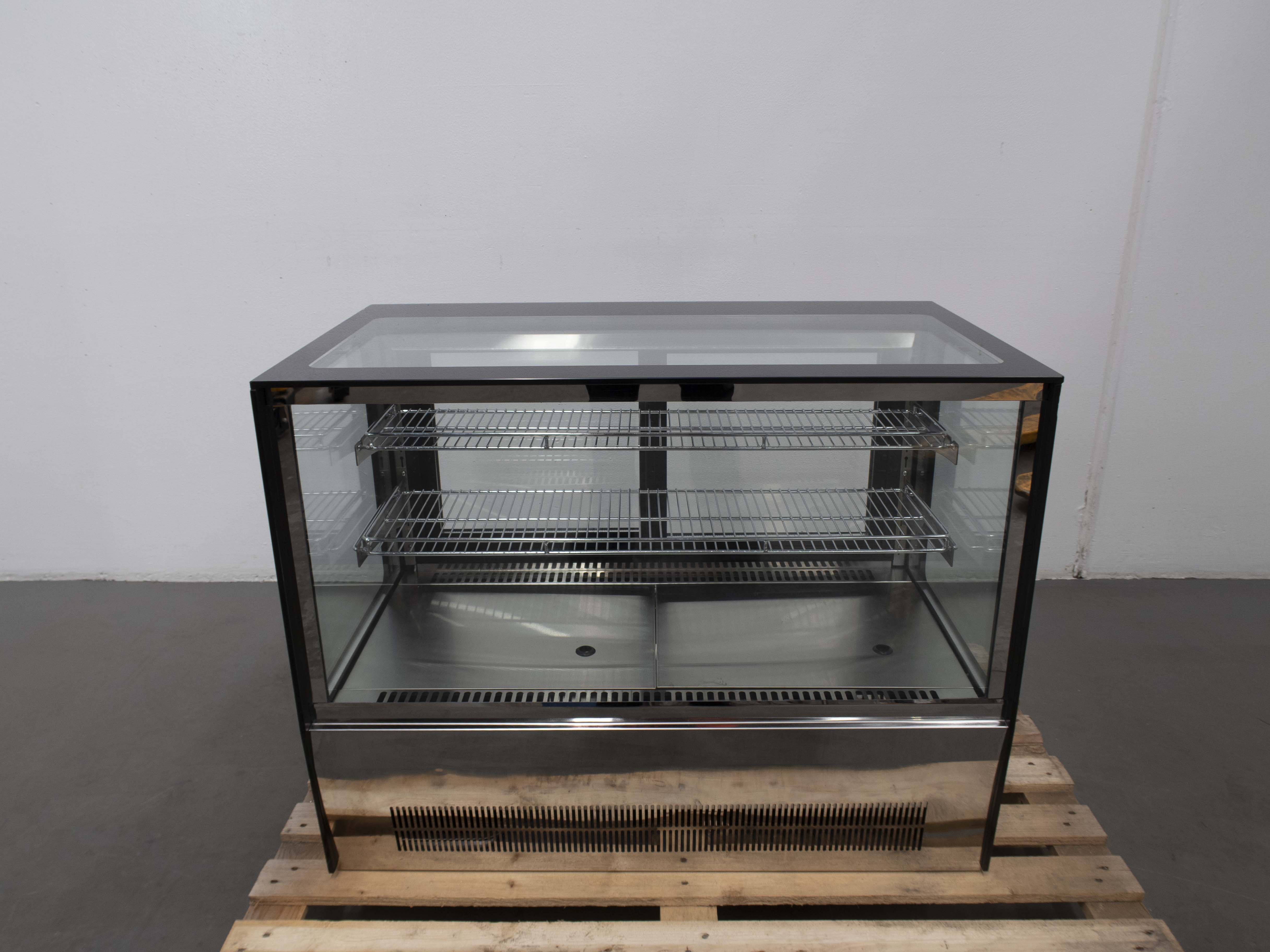 Bonvue GN 900RT Commercial Refrigerated Display Case - 72