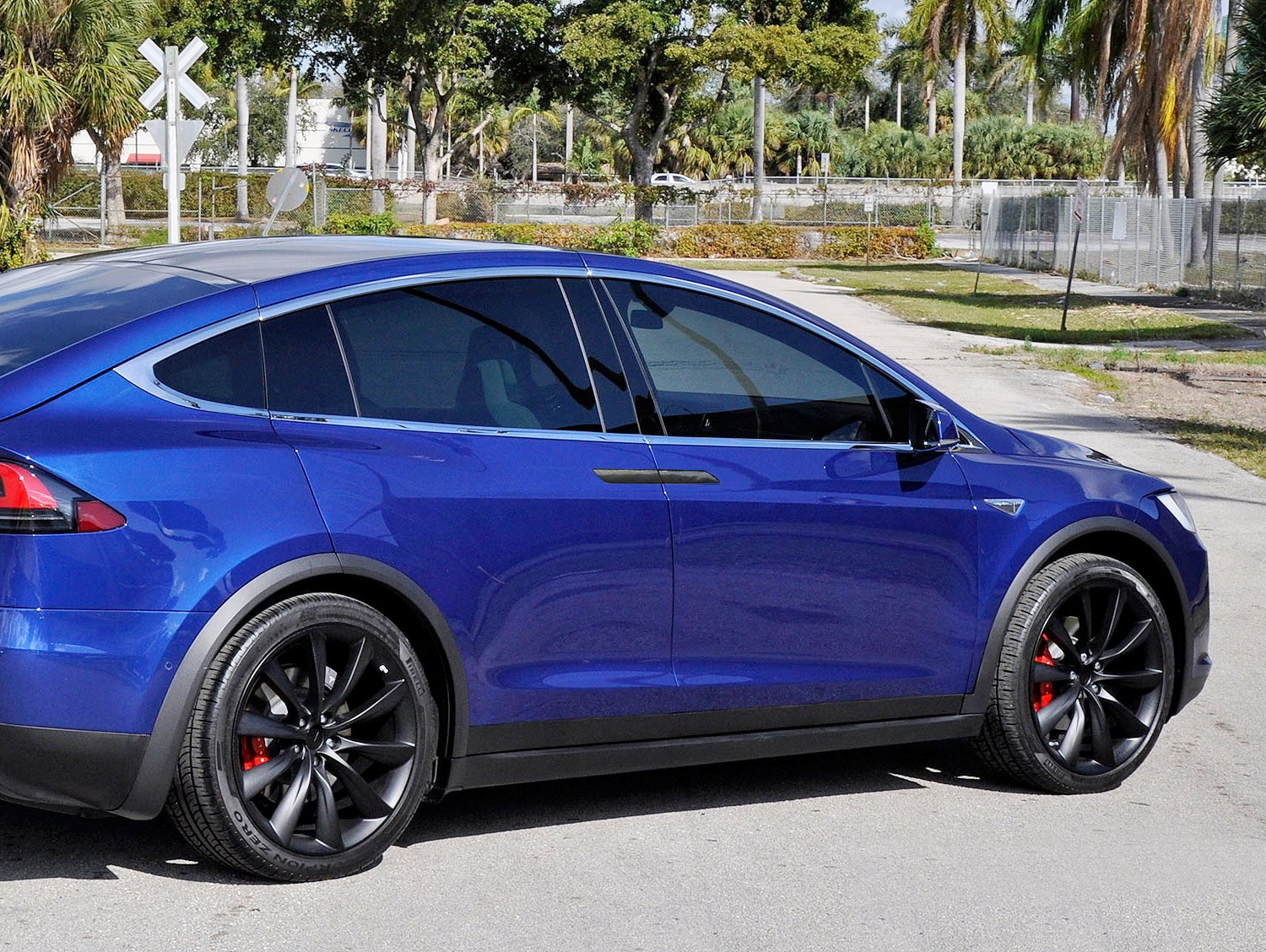 4-Piece Carbon Fiber Side Door Push Handle Cover Trims for 2015+ Tesla Model X - Premium Interior Accessories for Enhanced Style & Protection (Perfect for Car Enthusiasts & Daily Commuters)