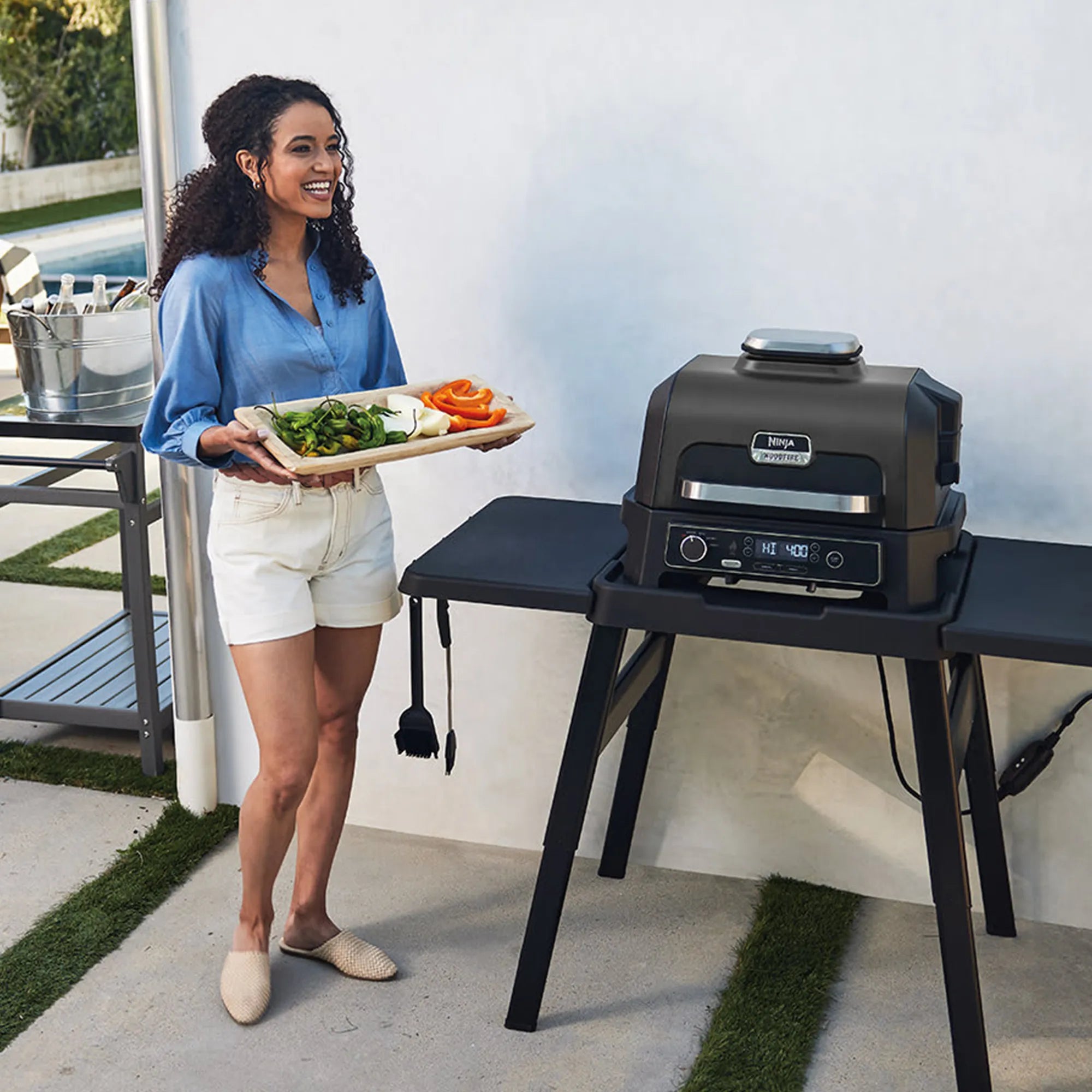 Ninja Woodfire Pro XL Outdoor Electric BBQ Grill & Smoker - Portable Grill for Backyard, Camping & Tailgating - Perfect for Smoking, Grilling & Roasting