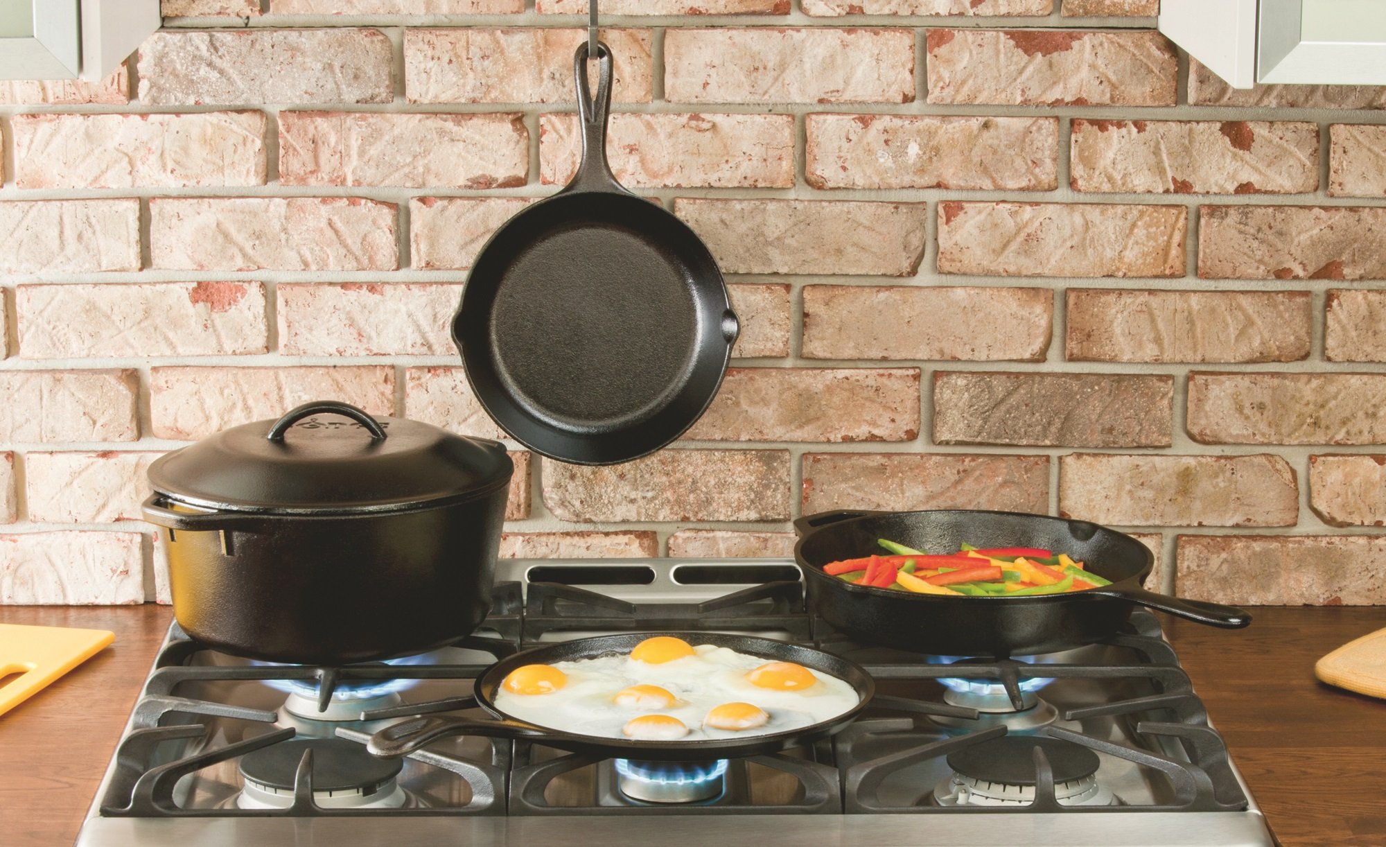 Lodge Cast Iron Dutch Oven with Lid Lifter - 9 Quart Enameled Cookware Set for Baking, Braising & Camping - Perfect for Oven, Stovetop & Outdoor Cooking