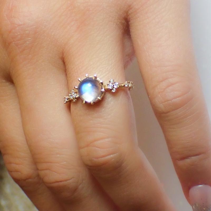 Moonstone Oracle Ring for Women - Elegant Twinkling Crystal Jewelry for Divination, Meditation & Spiritual Healing | Perfect for Psychic Readings & Energy Work