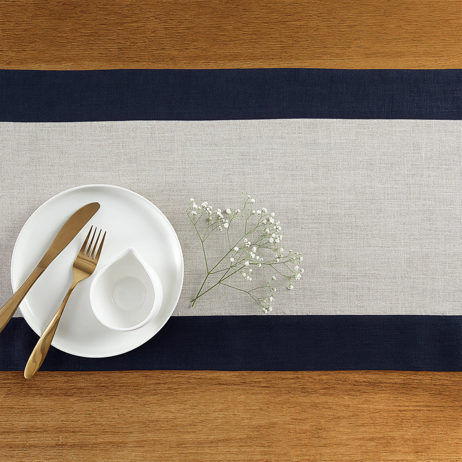 Elegant Contempo Table Runner - Premium Dining Decor for Weddings, Holidays & Everyday Use