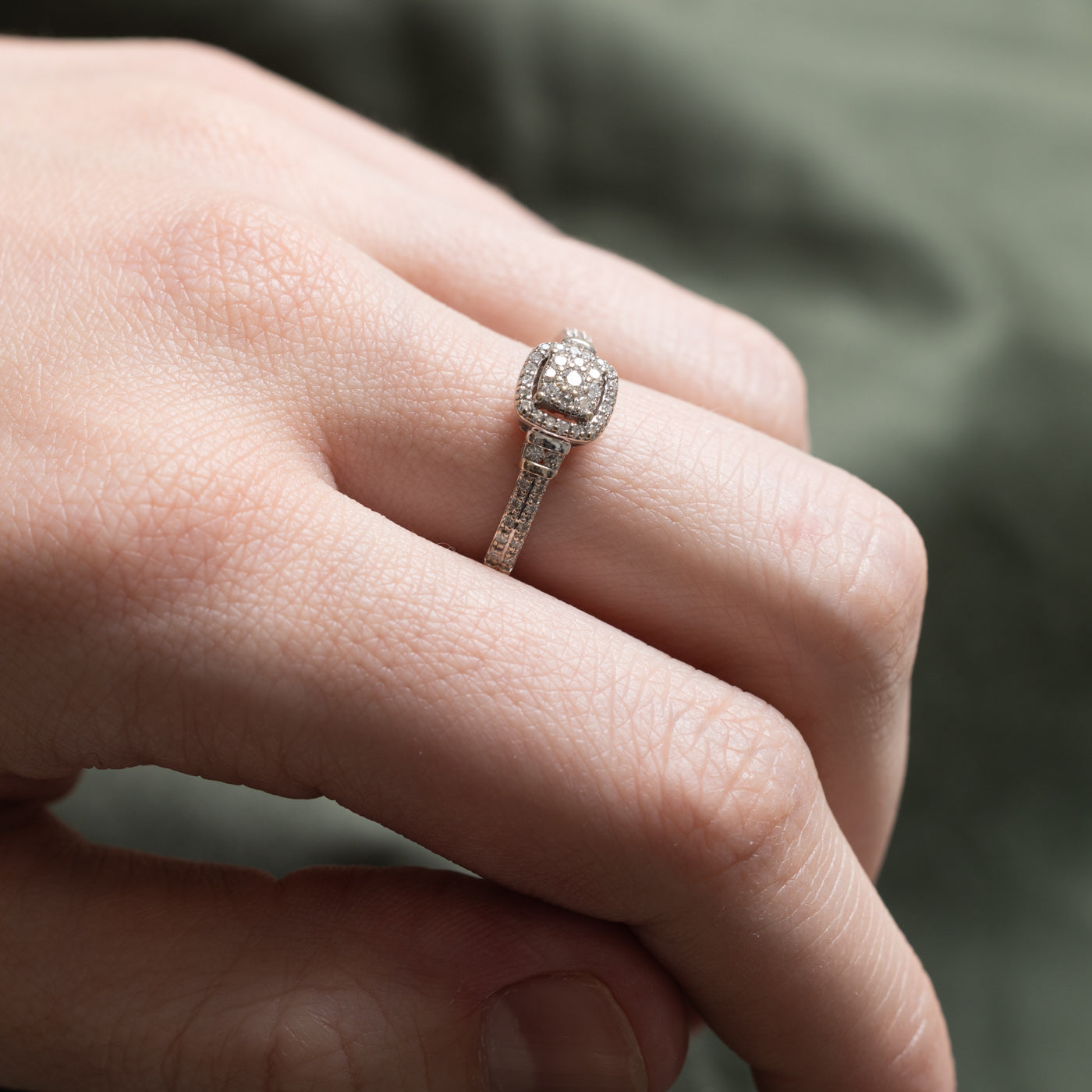 Halo Diamond Cluster Ring - 0.21 Carat Total Weight (CTW) - Size 7 - Elegant Wedding Band, Anniversary Gift, or Everyday Luxury Jewelry for Women