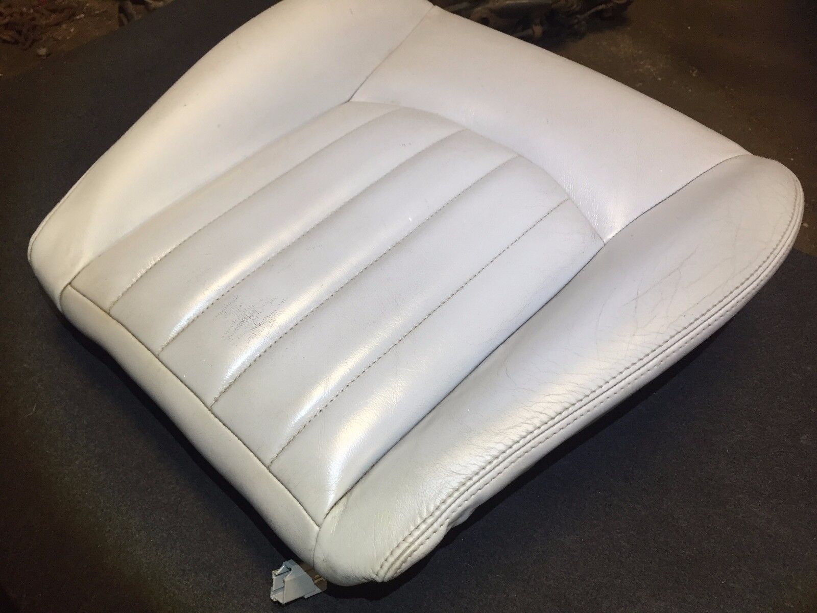 2002-2008 Jaguar X-Type Front Passenger Right Seat Lower Cushion Replacement - OEM Quality Fit for Daily Commuting & Road Trips