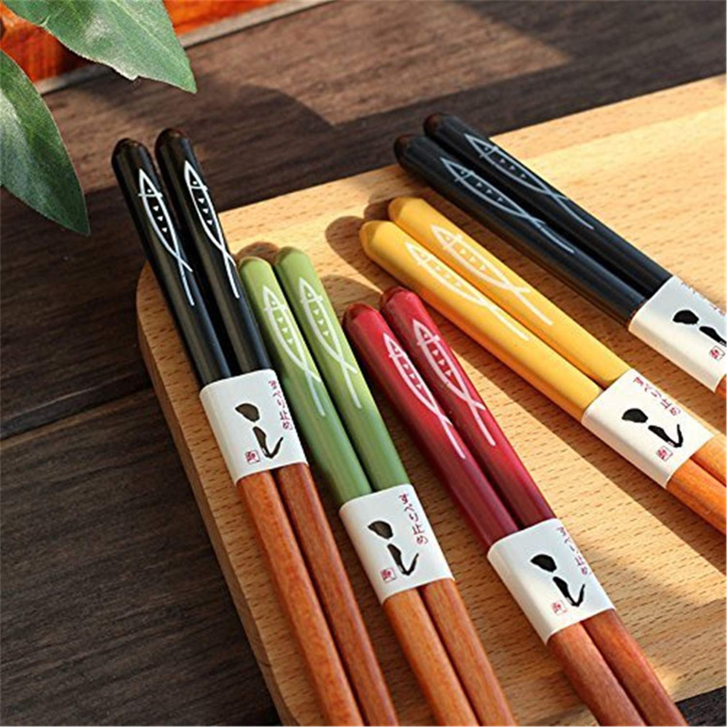 5 Pairs Traditional Japanese Wooden Chopsticks - 9 Inch Fish Pattern Reusable Non-Slip Chopsticks Set, Dishwasher Safe - Perfect for Sushi, Asian Cuisine & Home Dining