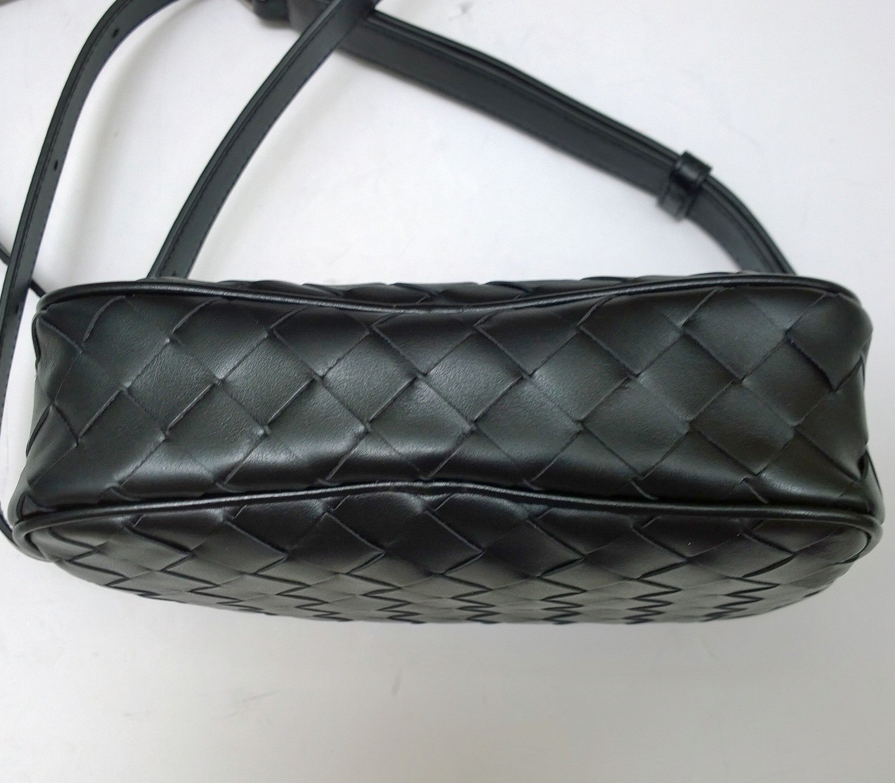 Bottega Veneta Avenue Mini Intrecciato Woven Leather Black Crossbody Camera Bag for Women | Luxury Designer Shoulder Bag | Perfect for Travel, Date Night & Everyday Use