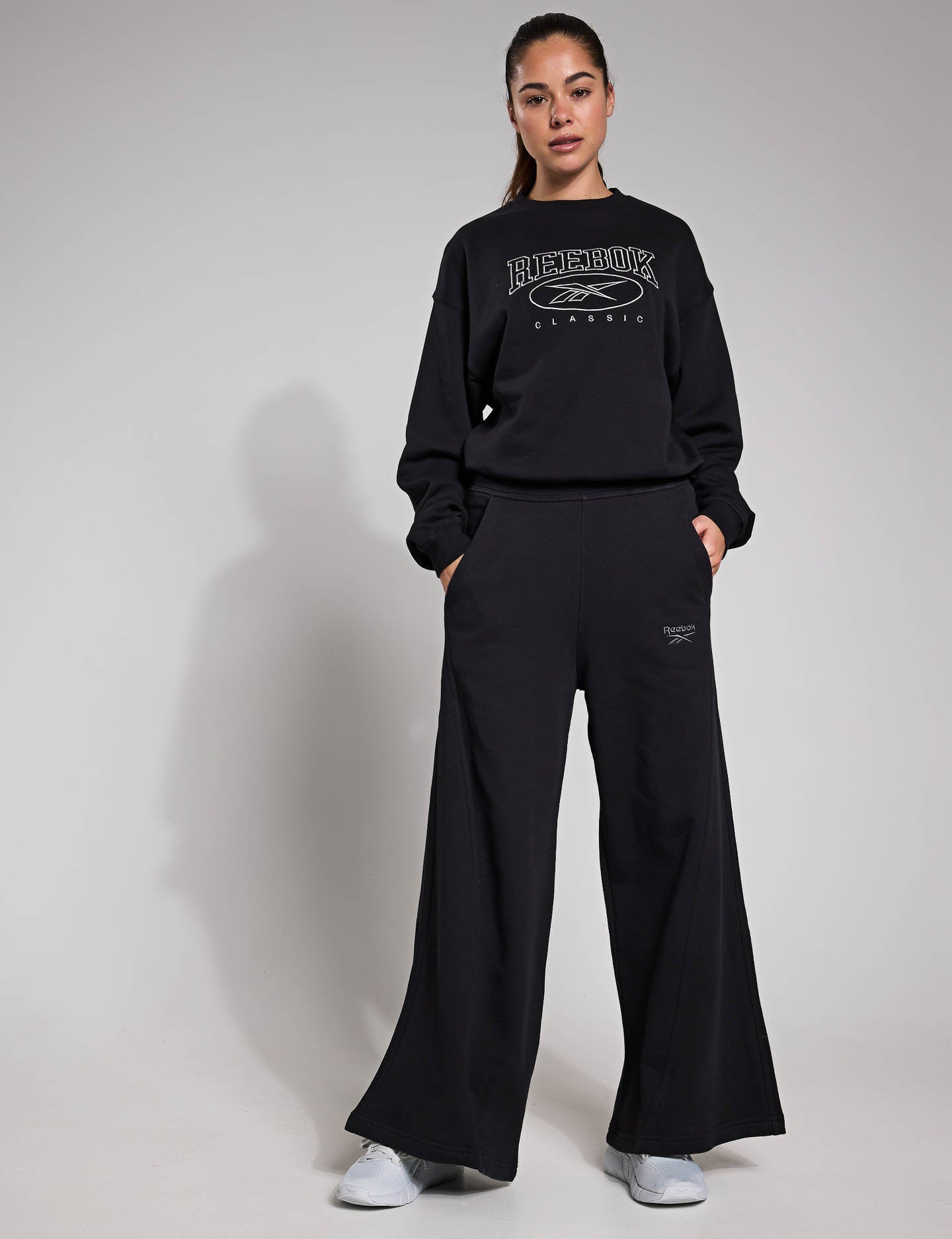 Classic Archive Essentials Crewneck Sweatshirt for Men & Women - Soft Cotton Blend, Comfort Fit, Black - Perfect for Casual Wear, Lounge & Street Style