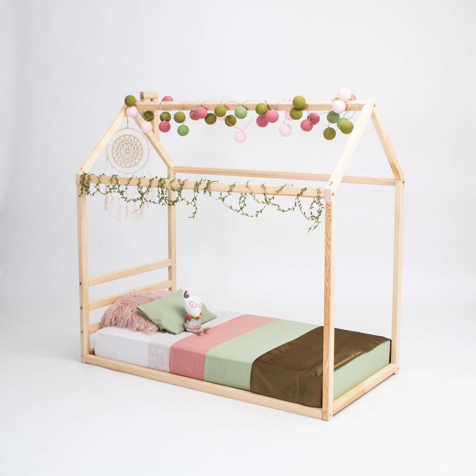Montessori Kids House Bed - Twin Size for Cozy Sleep & Play