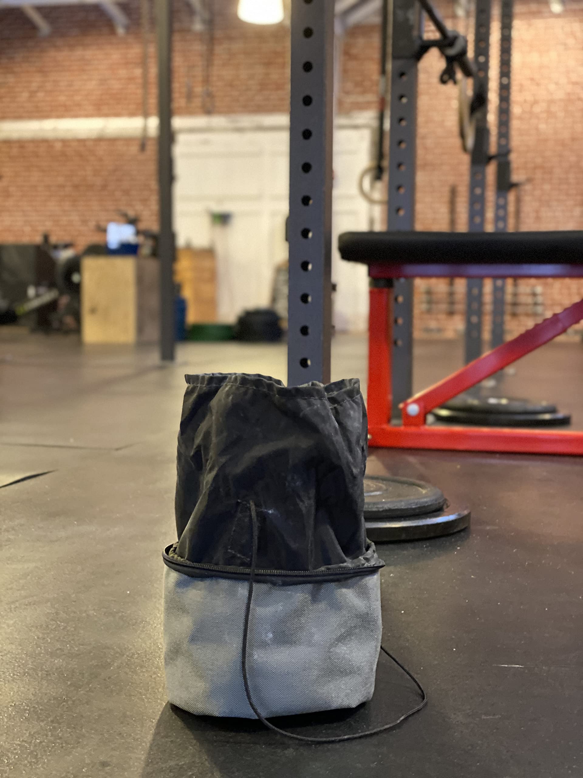 Premium Chalk Bag for Rock Climbing, Bouldering & Gymnastics - Non-Slip Design for Gym Training & Outdoor Adventures