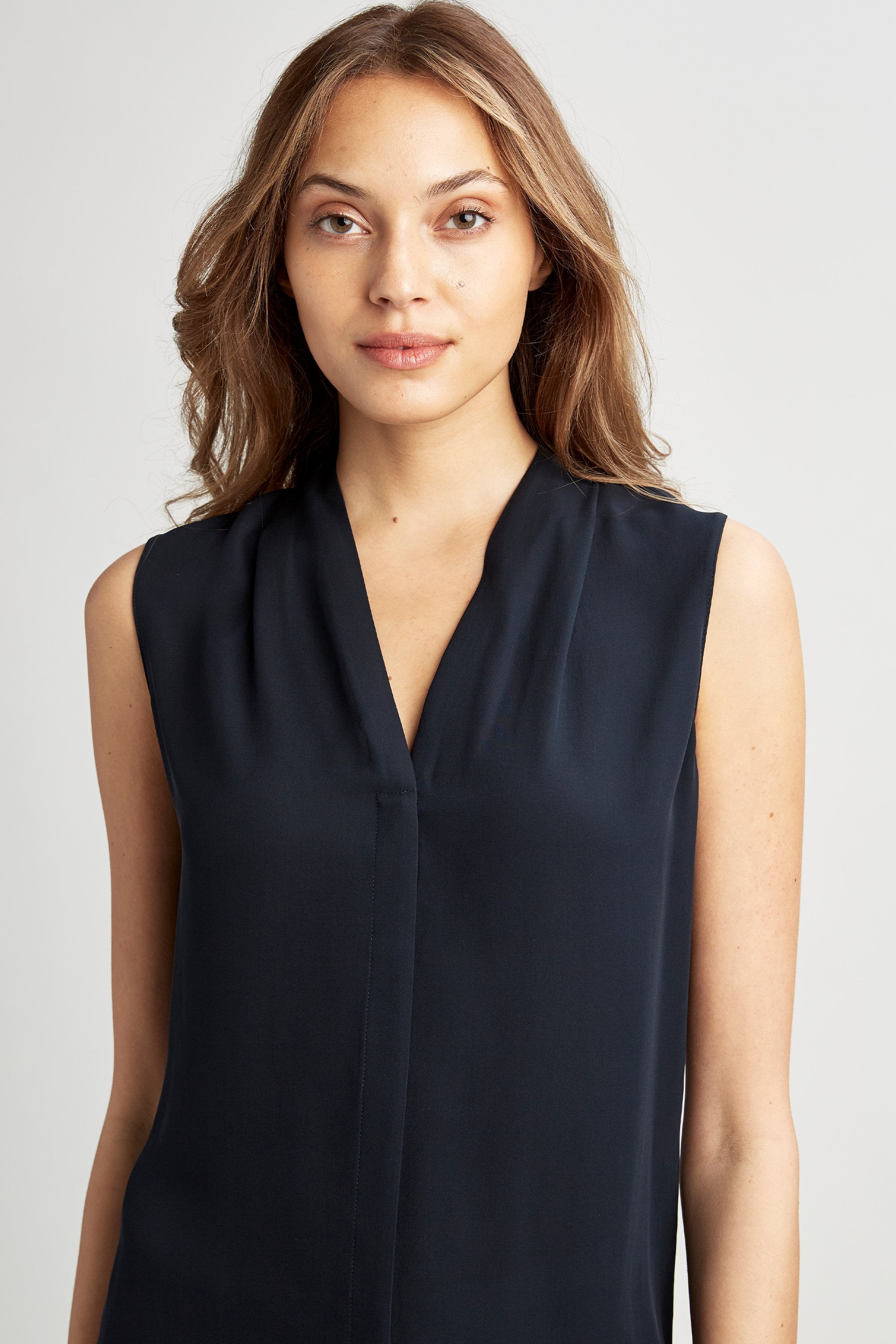 Stylish Ginny Shirt 2 for Women - Trendy Casual Blouse for Everyday Wear - Perfect for Office, Dating & Weekend Outings