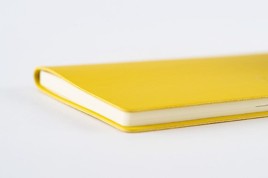 Hobonichi Techo 2025 Planner - Mustard Weeks Softcover Book, Weekly Horizontal Layout, January Start, Monday Start (English Edition) | Perfect for Journaling, Work Planning & Daily Organization