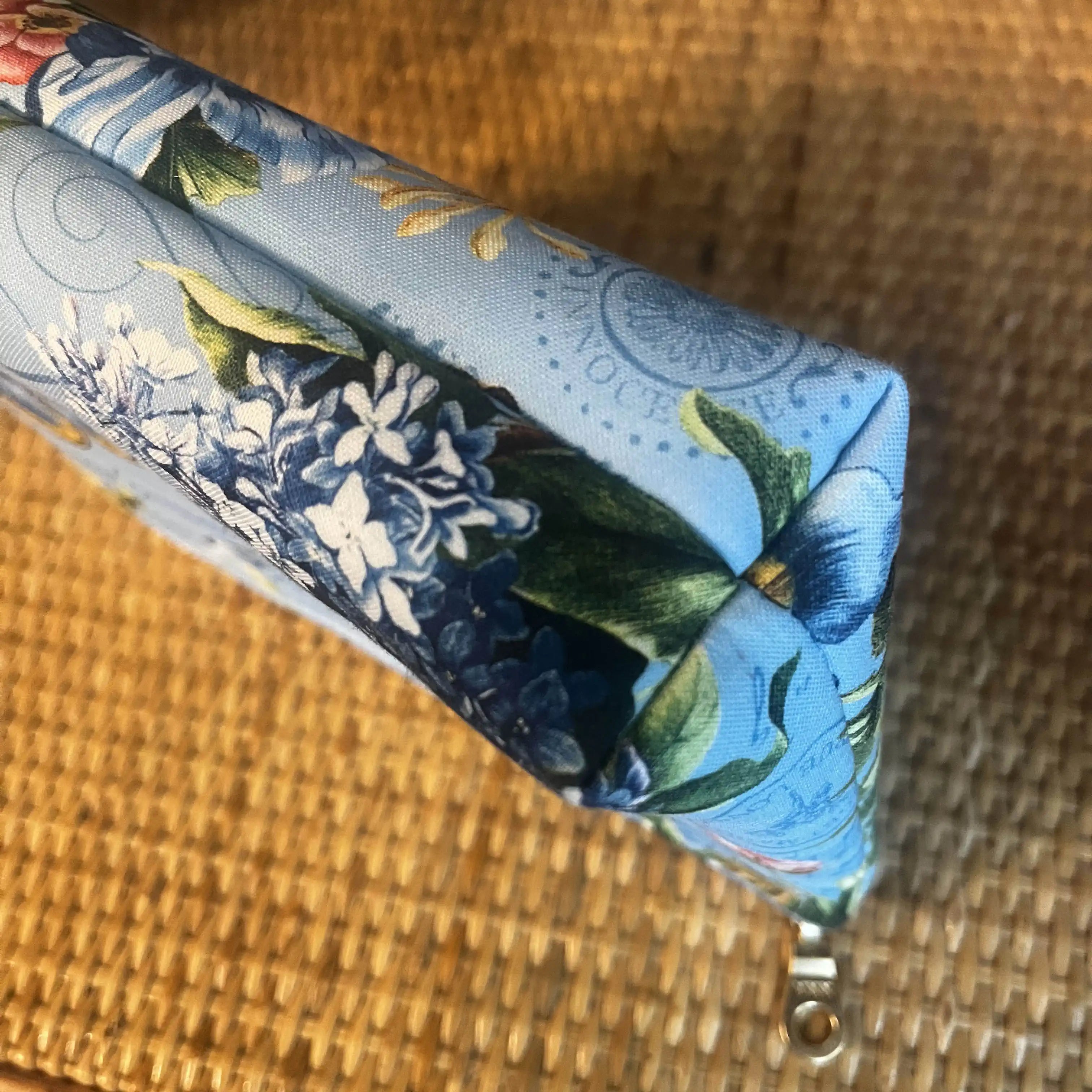 Small Blue Butterfly Print Carry All Bag - Lightweight & Durable Tote for Women, Travel, Beach, Shopping & Daily Use