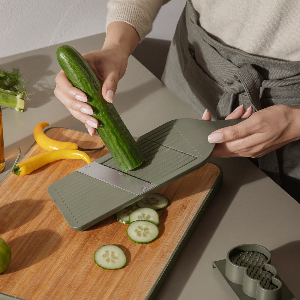 EVA SOLO Green Mandolin Slicer - Stainless Steel Vegetable Cutter with Adjustable Thickness for Kitchen, Salad Prep & Food Garnishing