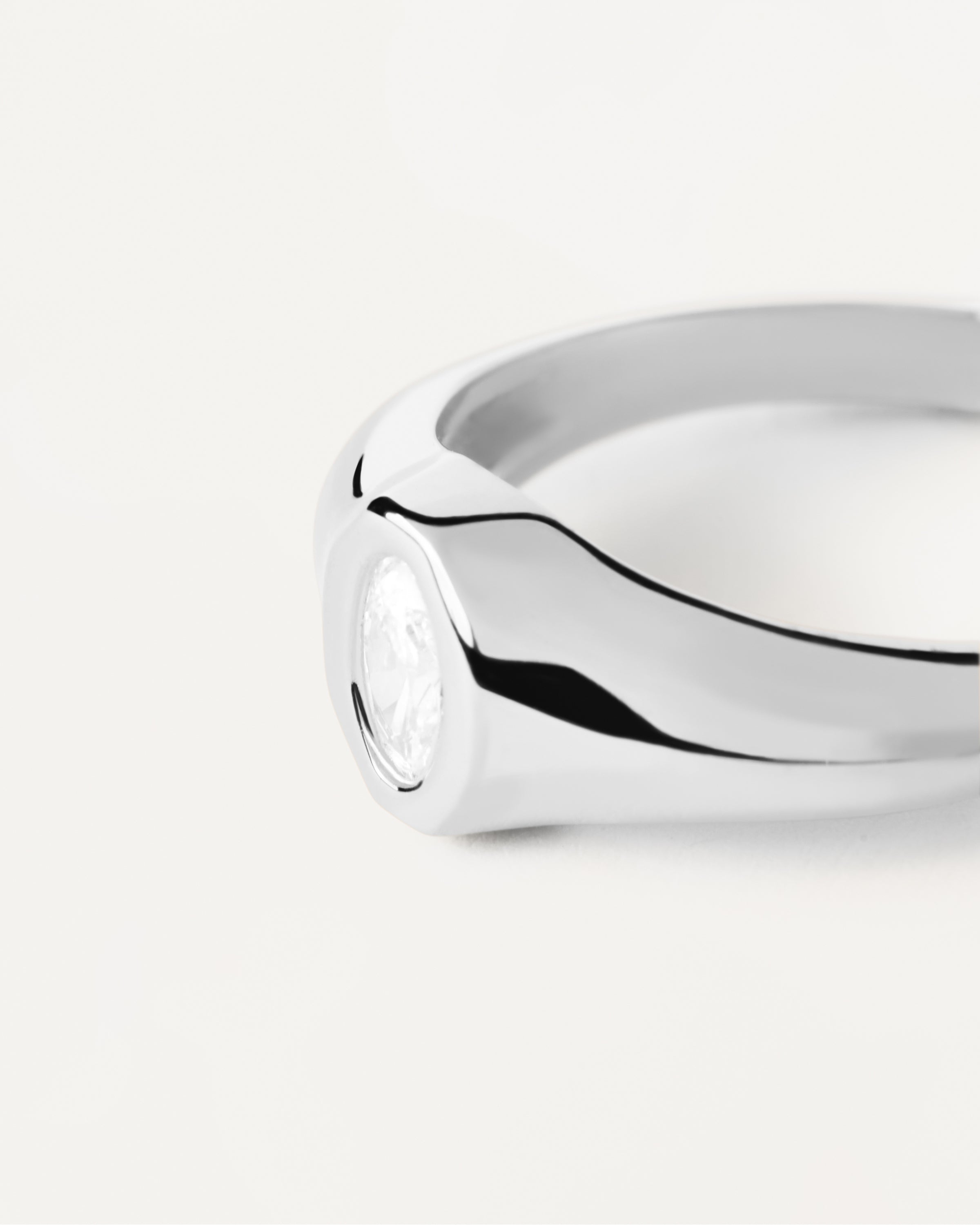 Stylish Silver Stamp Ring for Women & Men - Elegant Personalized Jewelry Gift for Weddings, Anniversaries & Special Occasions