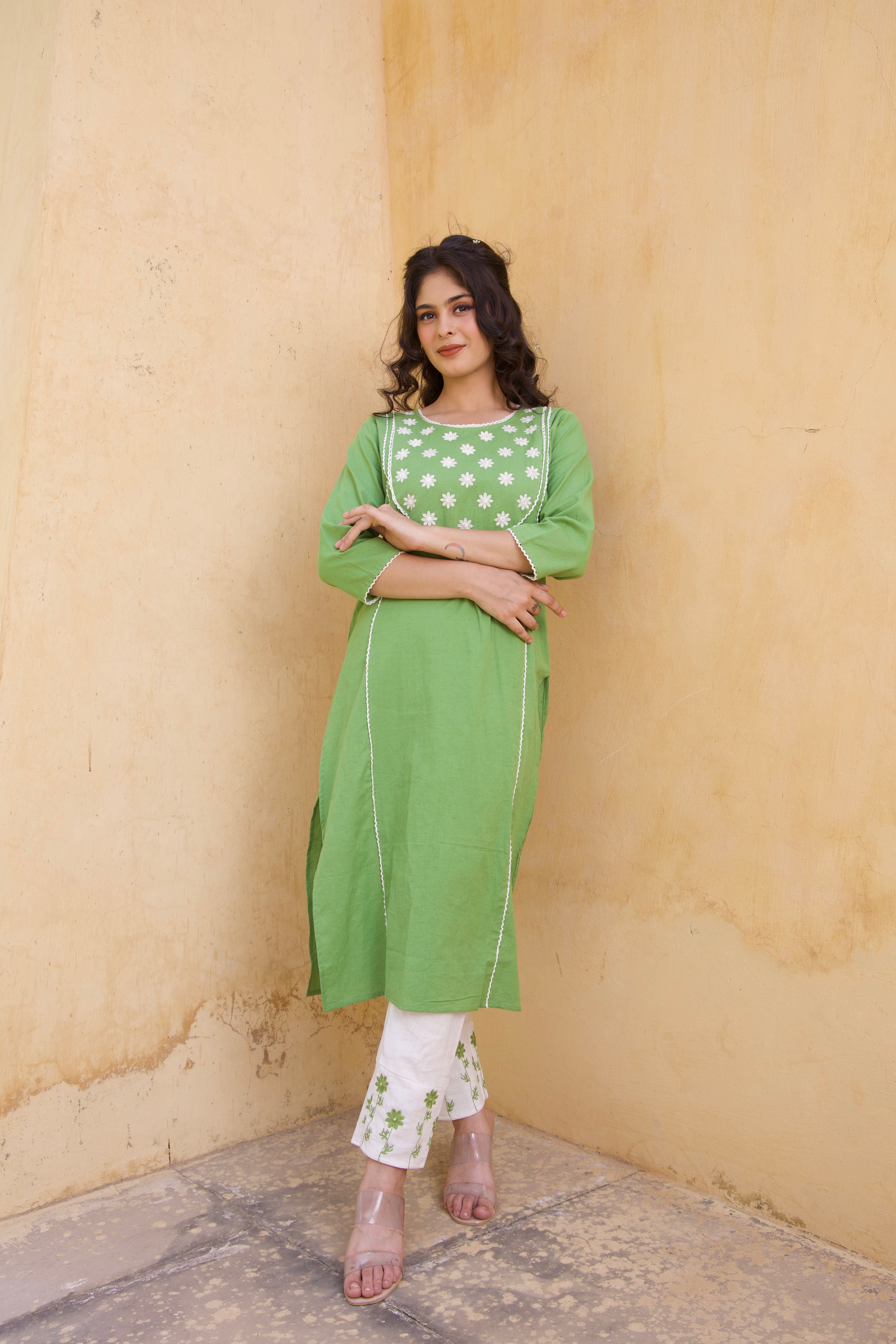 Stylish Green Cotton Floral Kurta Set for Women | Comfortable & Breathable Ethnic Outfit | Perfect for Festivals, Parties & Casual Wear