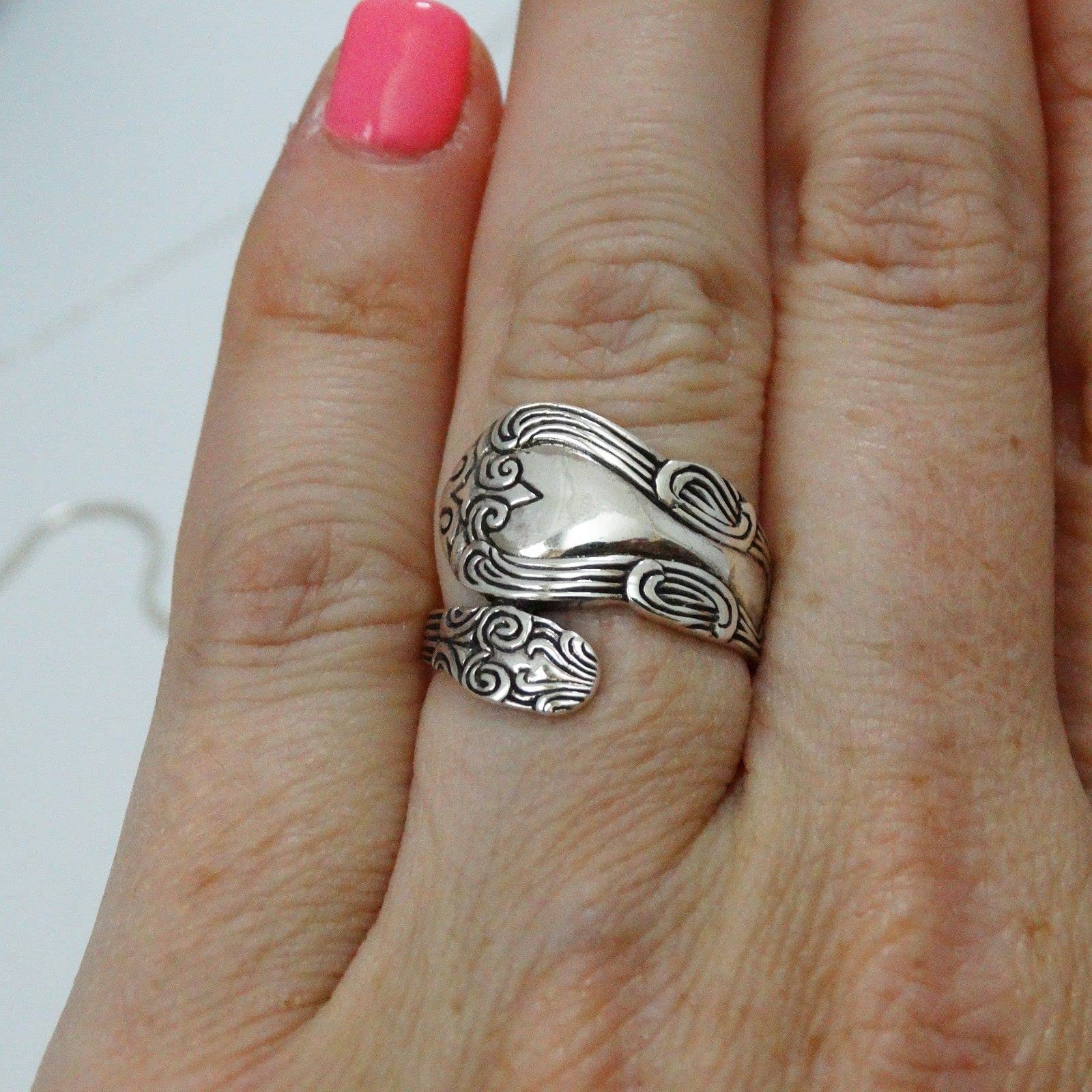 FashionJunkie4Life Unisex Rings for Men & Women | Trendy & Unique Fashion Rings in Sizes 5-12 | Perfect for Everyday Wear, Parties & Gifts