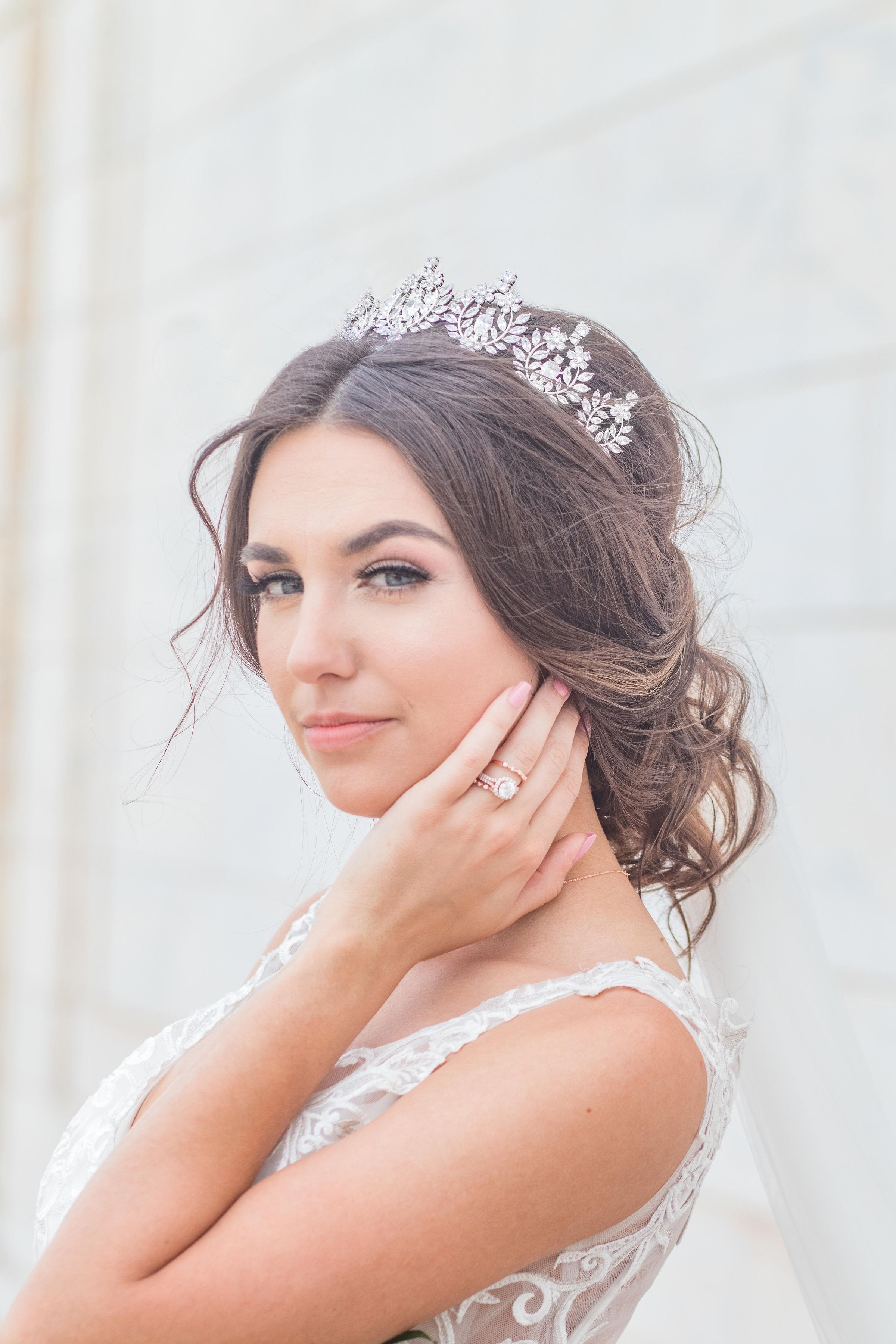 JASLYNE Simulated Diamond Tiara – Elegant Crystal Bridal Crown for Weddings, Prom & Special Occasions