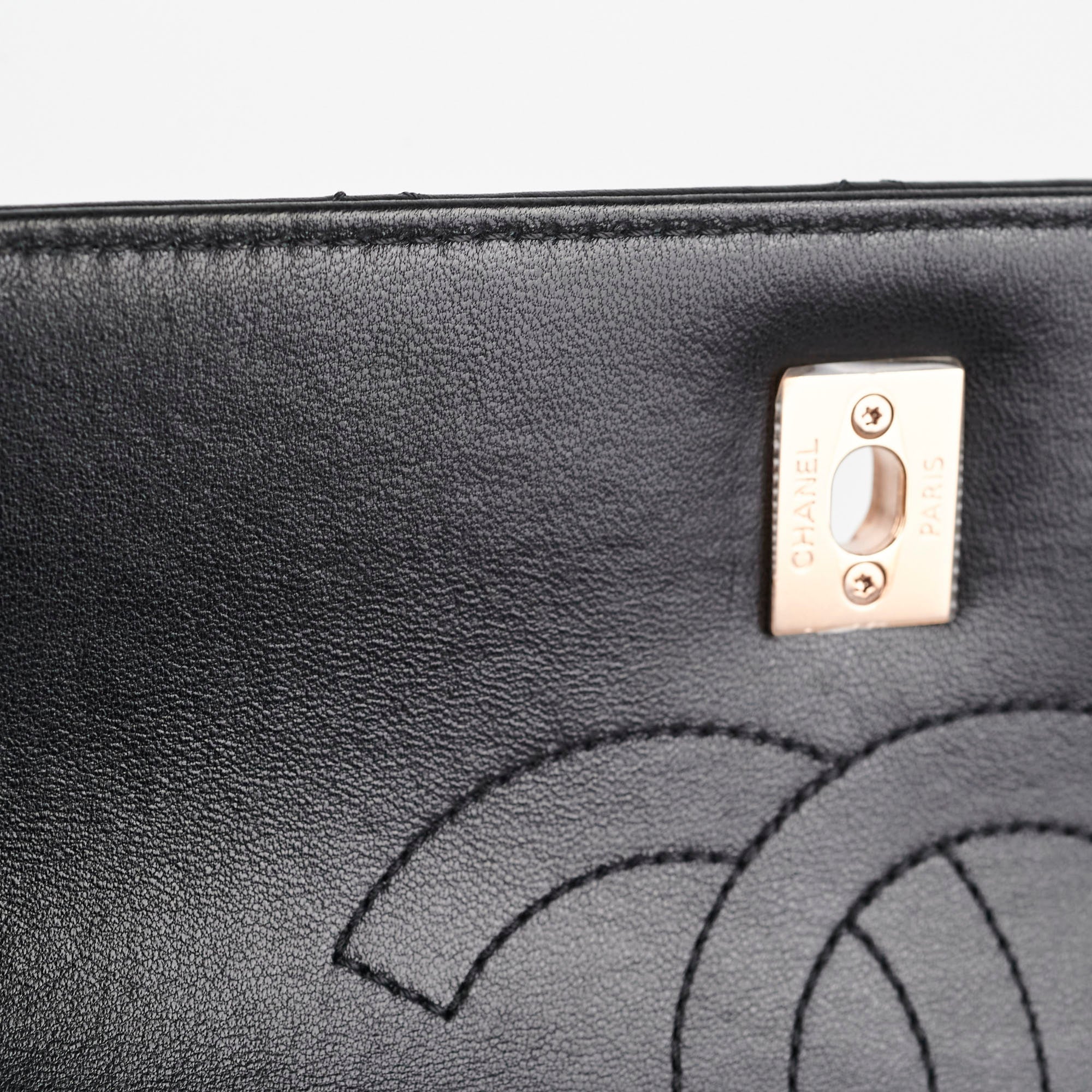 Chanel Trendy CC Black Microchip Leather Wallet on Chain - Luxury Crossbody Bag for Women, Perfect for Evening Parties & Date Nights