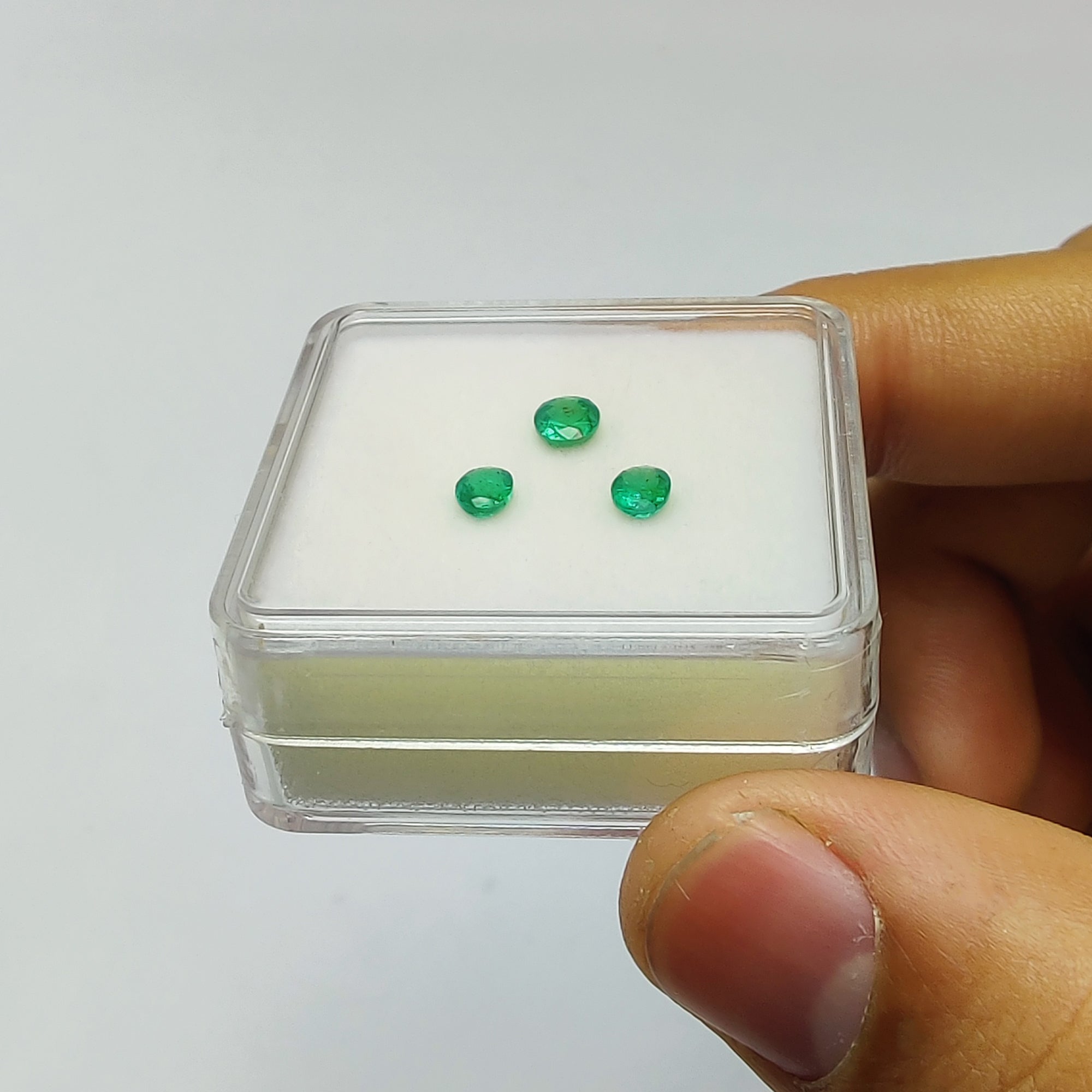 Natural Untreated Green Emerald Gemstone Set - 0.80cts Oval Cut (4.5*3.5mm & 5*4mm) | 3-Piece Collection for Jewelry Making, Engagement Rings & Fine Crafting
