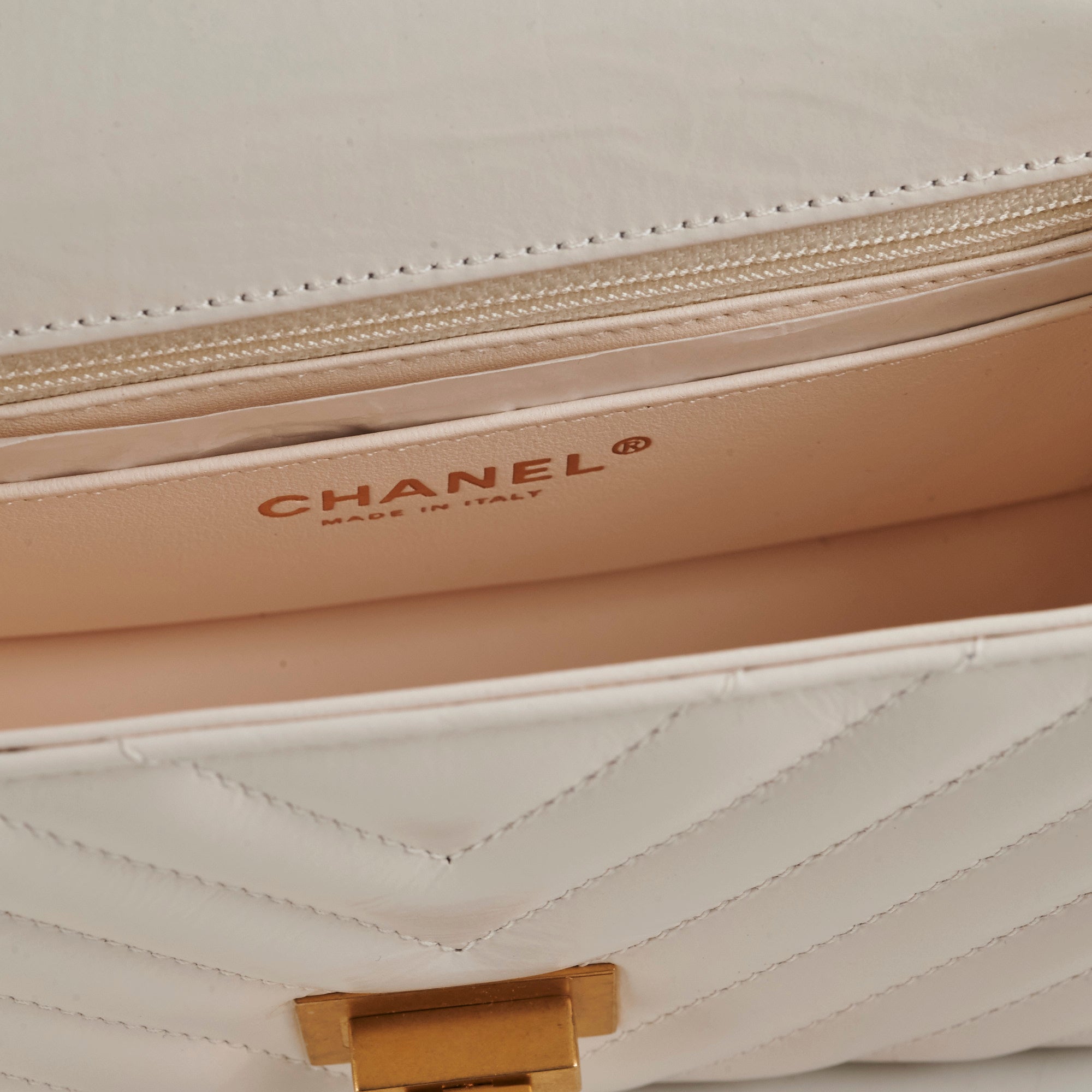 Chanel Mini 2.55 Chevron White Leather Crossbody Bag with Microchip - Luxury Designer Handbag for Women, Perfect for Date Night & Special Occasions
