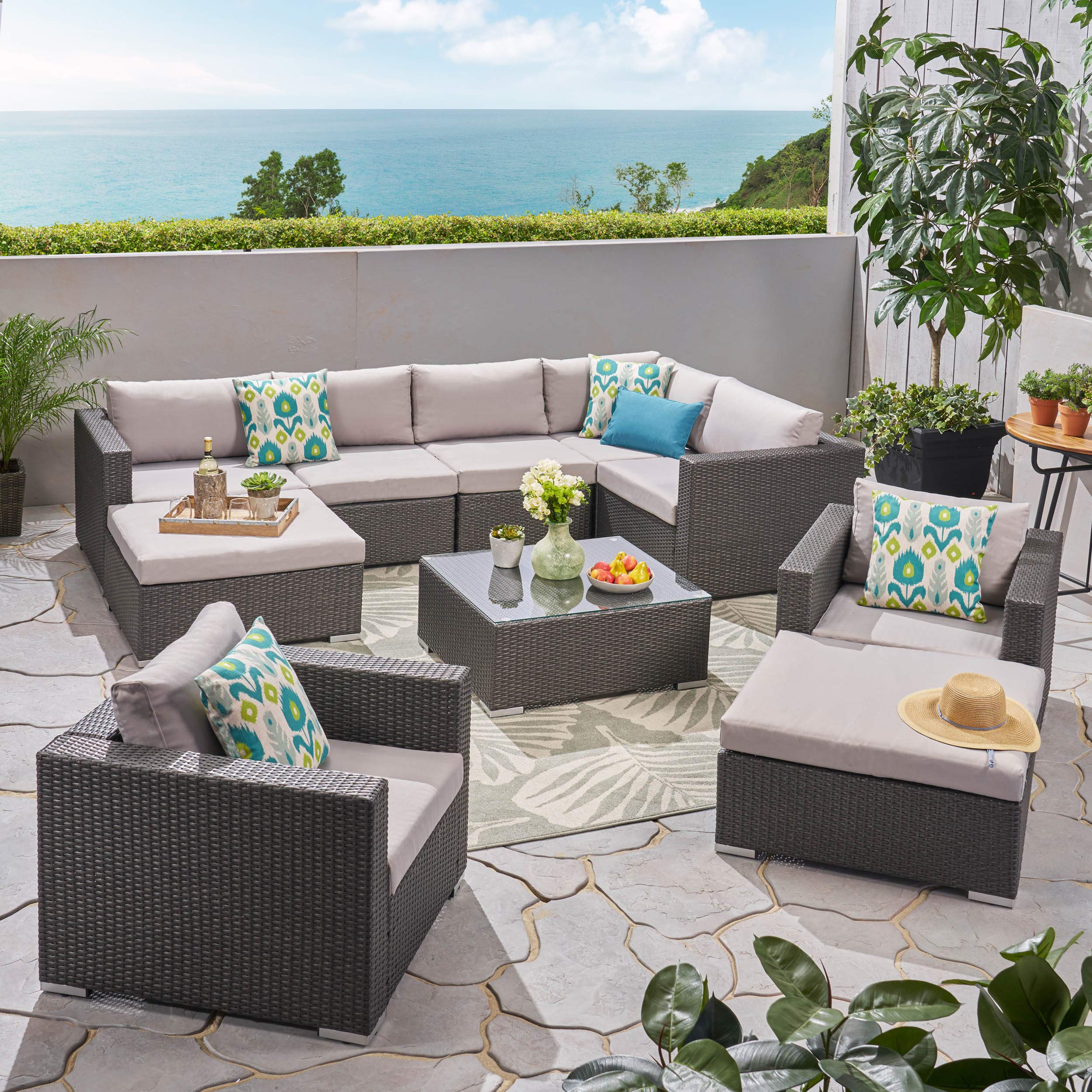 Outdoor 7-Seater Wicker Sectional Sofa with Aluminum Frame - Gray & Silver - Weather-Resistant Patio Furniture for Garden, Poolside & Backyard Relaxation