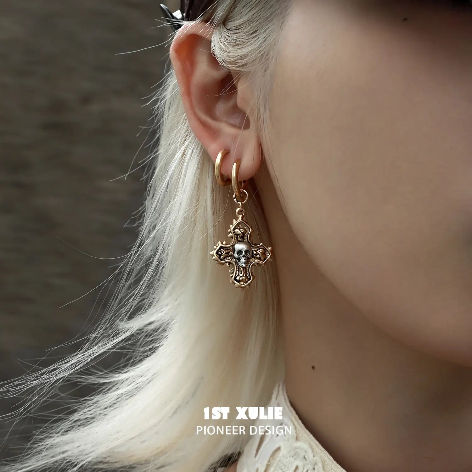 Vintage 18K Gold Plated Skull Earrings for Women - Gothic Punk Jewelry, Perfect for Halloween, Parties & Edgy Fashion