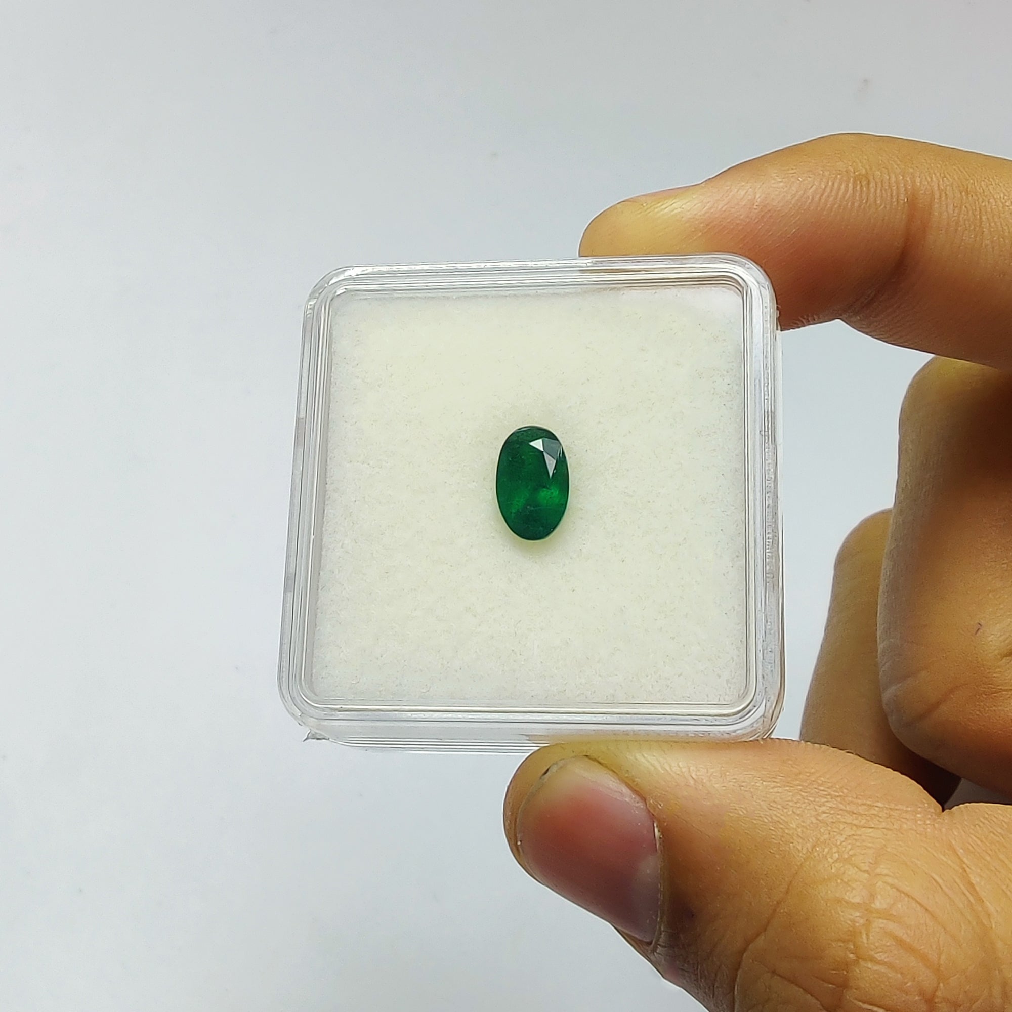 1.55cts Natural Untreated Green Emerald Gemstone - Oval Cut 9x6mm for Jewelry Making, Engagement Rings & Fine Collections