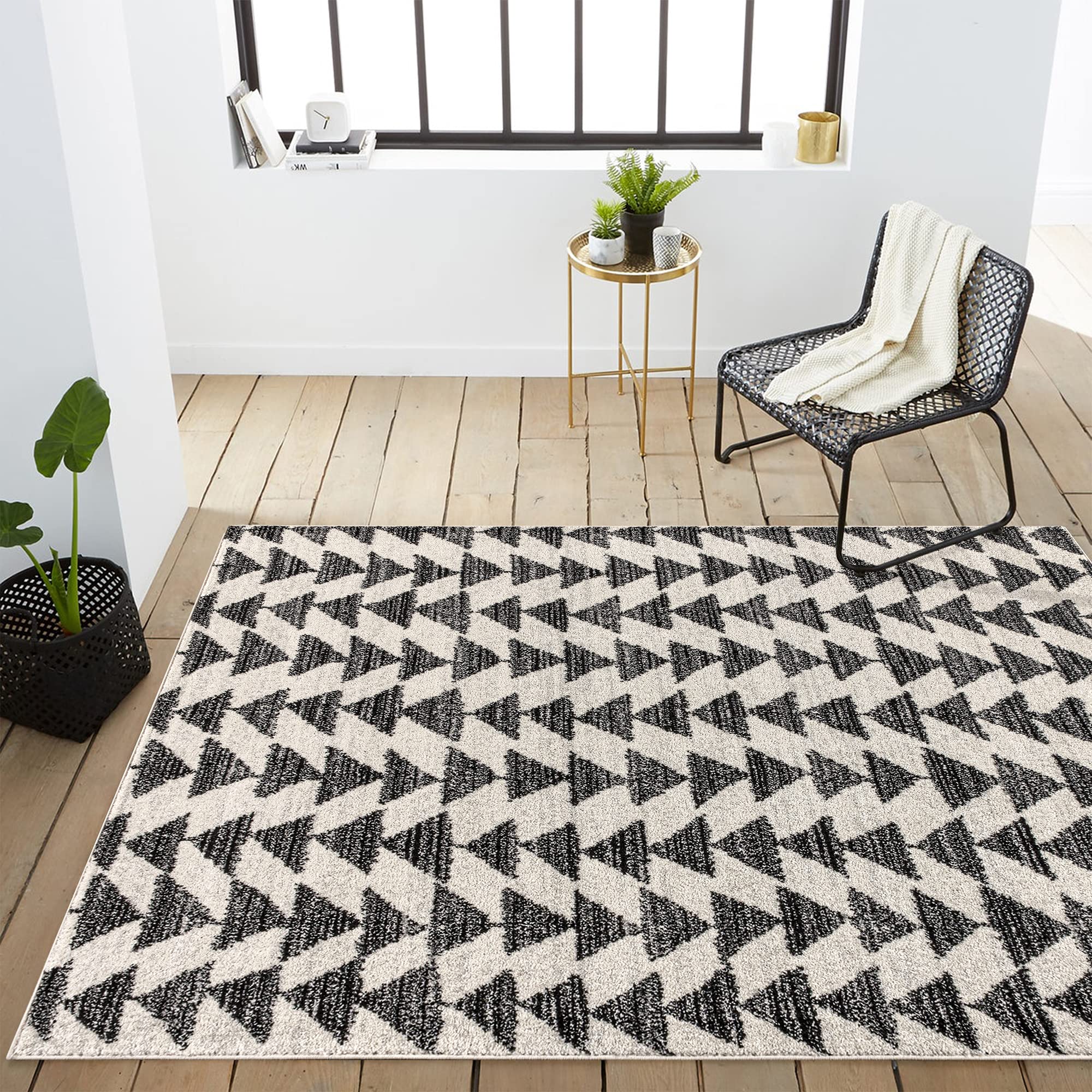 JONATHAN Y MOH206A-8 Aisha Moroccan Triangle Geometric Indoor Rug - 8'x10' Farmhouse Bohemian Minimalist Non-Shedding Easy-Clean Area Rug in Cream & Black - Perfect for Bedroom, Living Room, Kitchen & Boho Home Decor