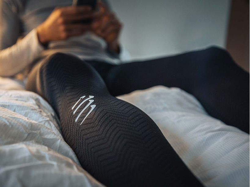 Compressport Unisex Full Leg Compression Sleeves - Black for Running, Cycling & Recovery - Improve Performance & Reduce Muscle Fatigue