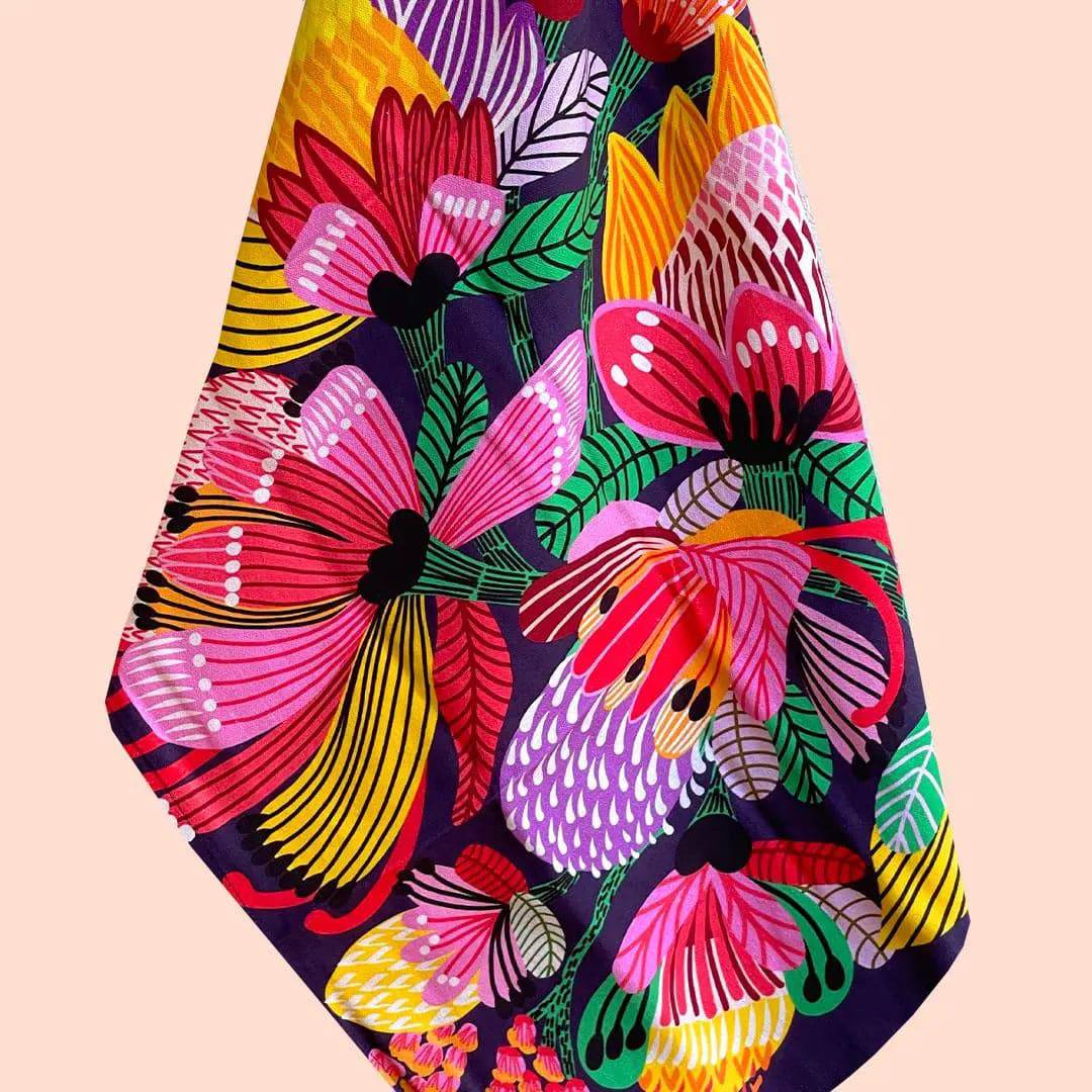 Premium Wild Proteas Printed Kitchen Tea Towel - Soft Absorbent Dish Towel for Drying Dishes, Cleaning Countertops - Perfect for Kitchen, Dining, and Gift Giving