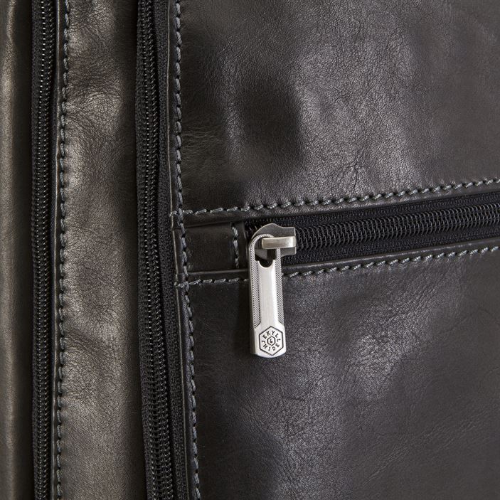 Jekyll & Hide Montana Overnight Business Backpack 45cm Black - Perfect for Business Travel, Work Commute & Weekend Getaways