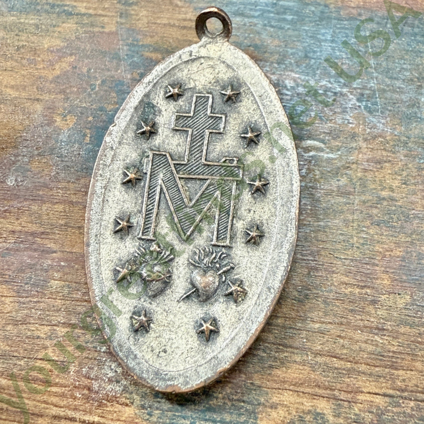 Vintage Miraculous Mary Devotional Pendant Necklace - Religious Catholic Jewelry for Women - Perfect for Prayer, Church, and Faith-Based Gifts