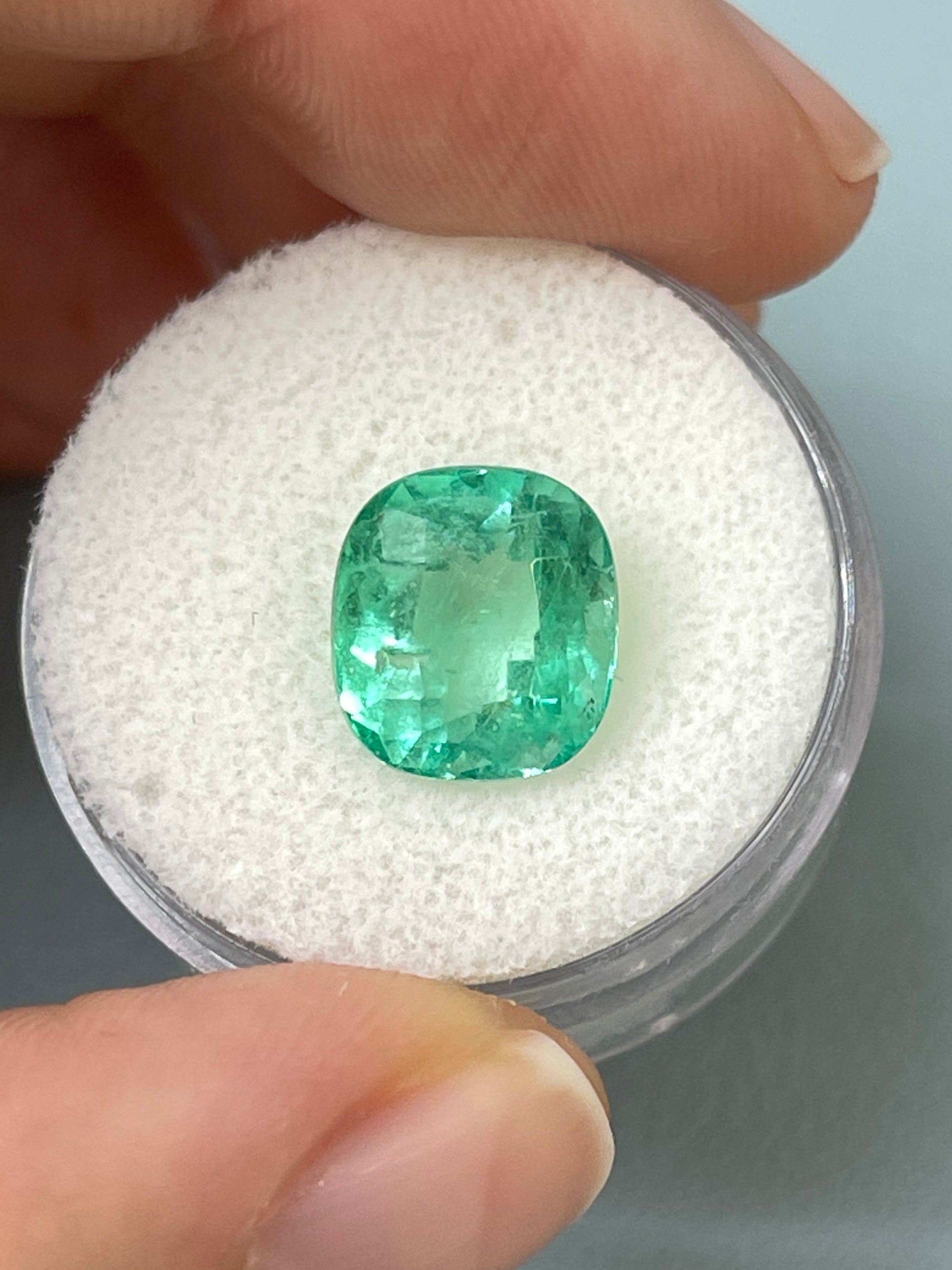 4.71 Carat Natural Colombian Emerald - 10.5x9.6mm Cushion Cut Loose Gemstone, Light Green Color for Jewelry Making, Engagement Rings & Collector's Specimens