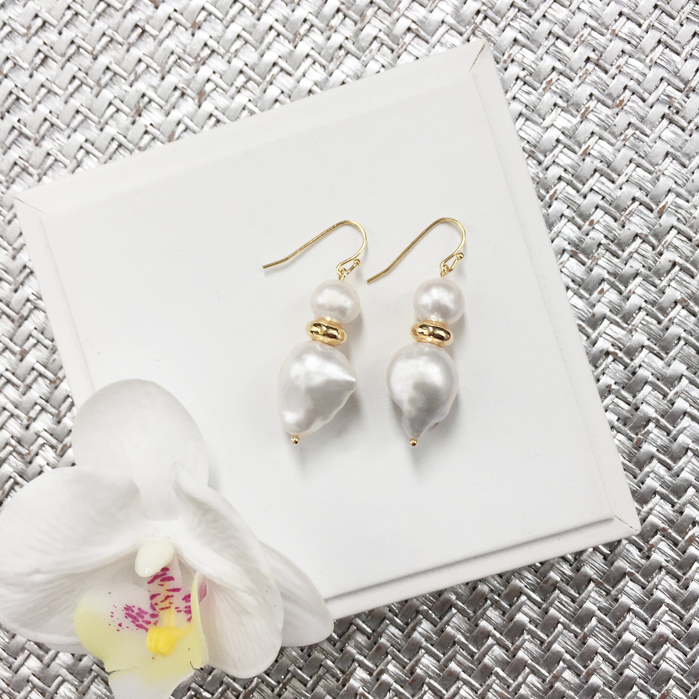 Exquisite Baroque Pearls & Round Freshwater Pearl Drop Earrings ME073 | Elegant Dangle Earrings for Women | Perfect for Weddings, Parties & Special Occasions