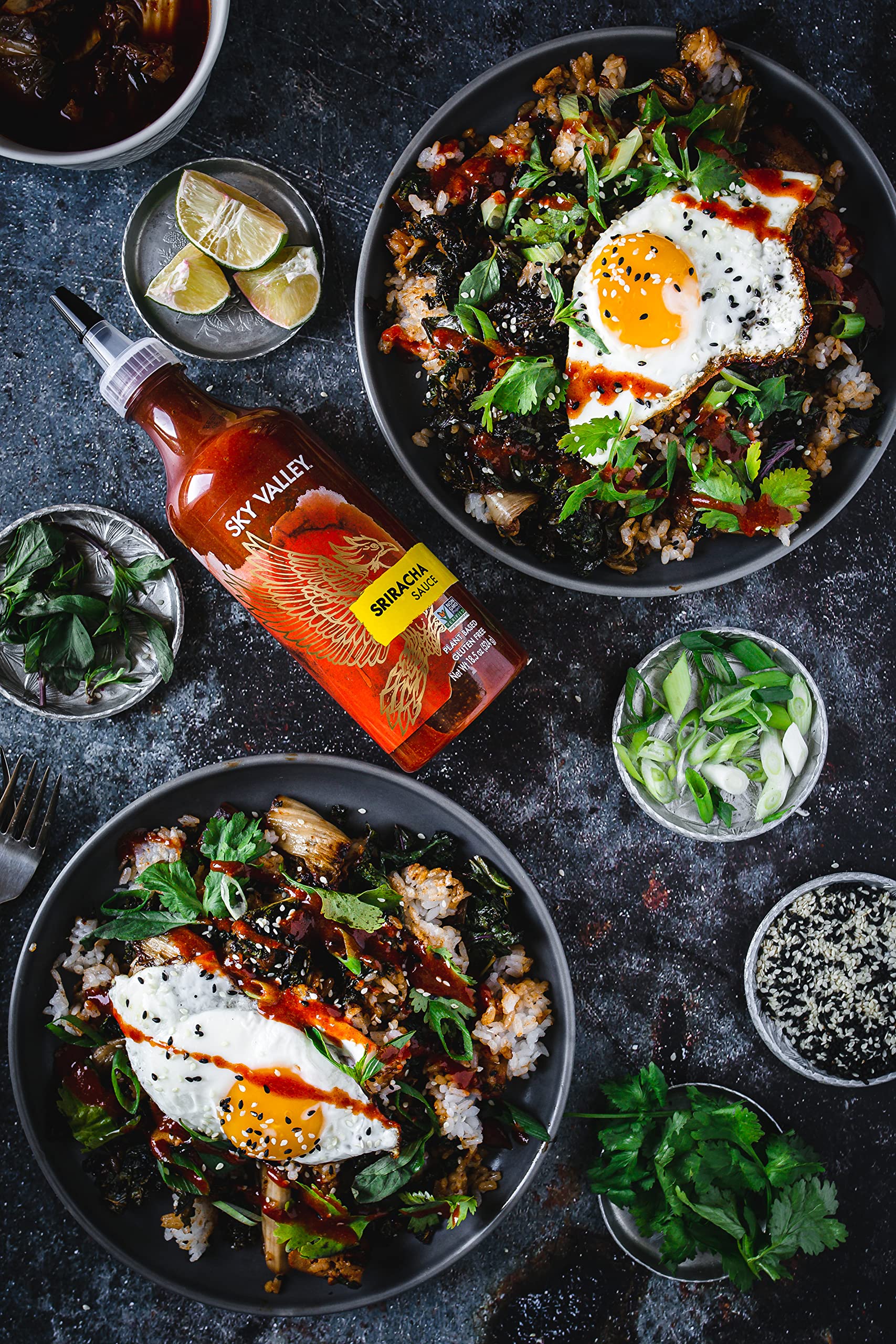 Sky Valley Sriracha Hot Sauce - Vegan, Gluten Free, Non-GMO Chili Sauce with Red Jalapeno Peppers - Only 5 Calories & Less Than 2g Sugar per Serving (18.5 oz) - Perfect for Tacos, Burgers, Wings & Asian Dishes