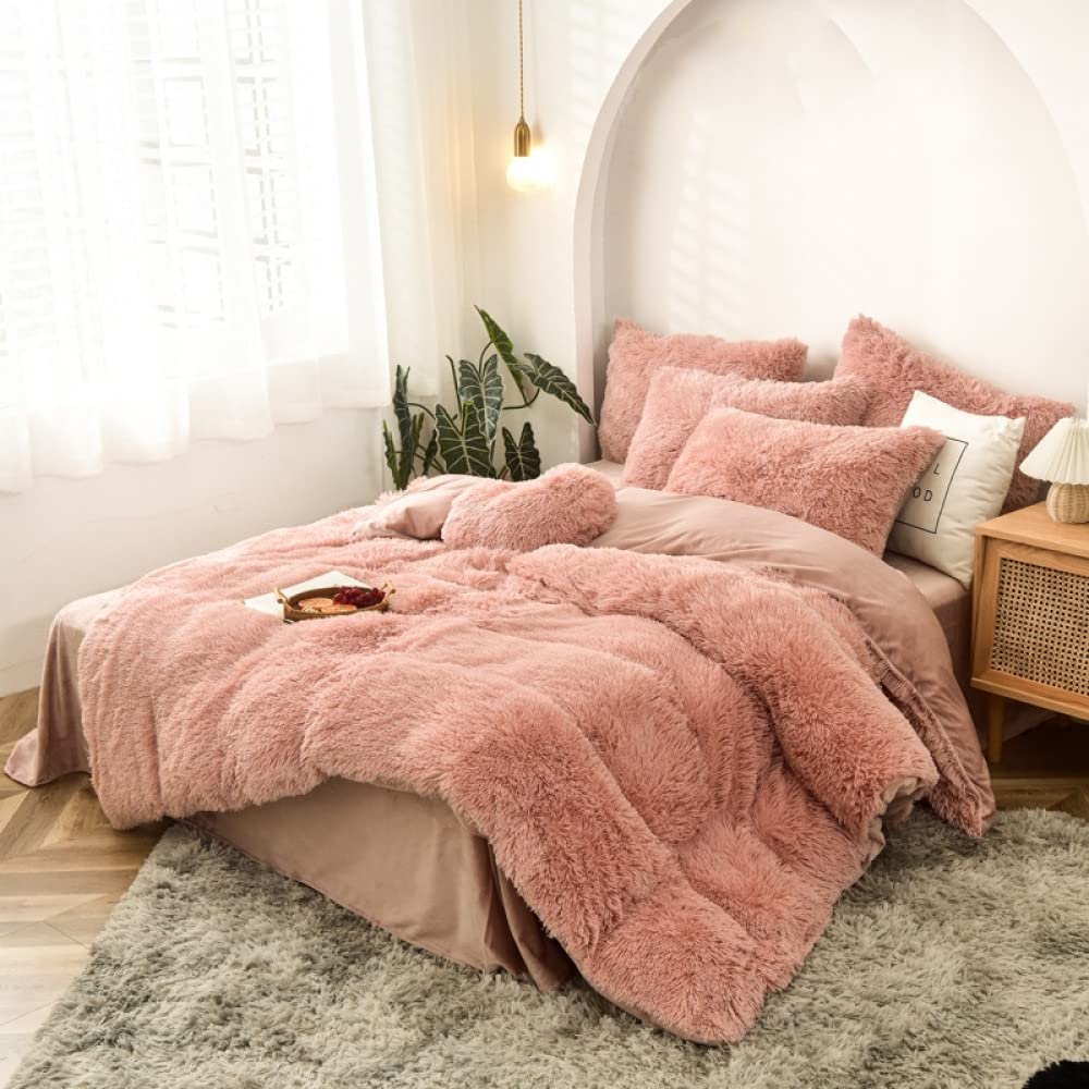 Luxury Velvet Bedding Set - 4 Piece Plush Mink Quilt Cover with Pillowcases, 240x220cm, Soft Coral Velvet Comforter for Queen/King Bed - Perfect for Cozy Winter Nights & Elegant Bedroom Decor