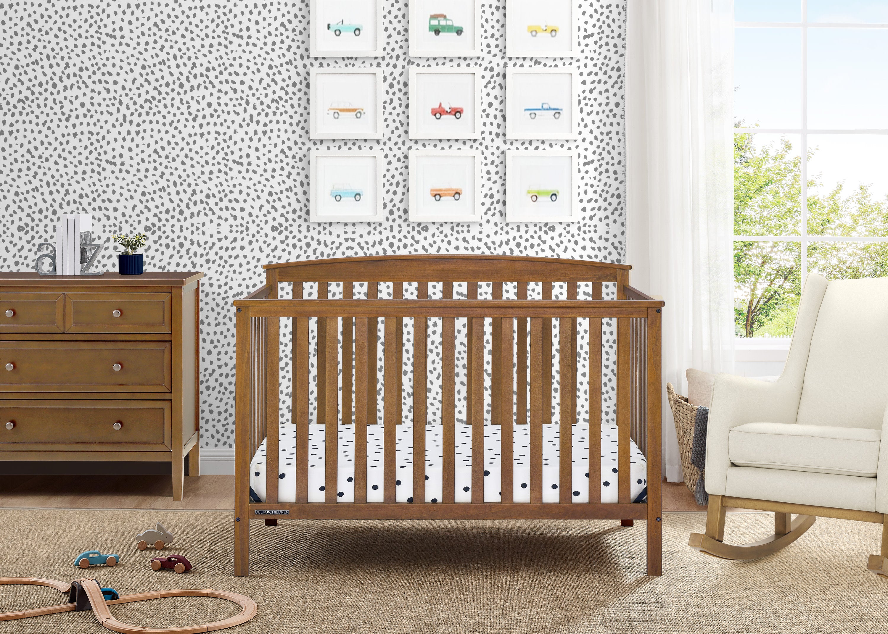 Hanover 6-in-1 Convertible Baby Crib with Mattress - Toddler Bed & Daybed Conversion - Nursery Furniture for Newborns to Teens - Perfect for Small Spaces & Growing Families