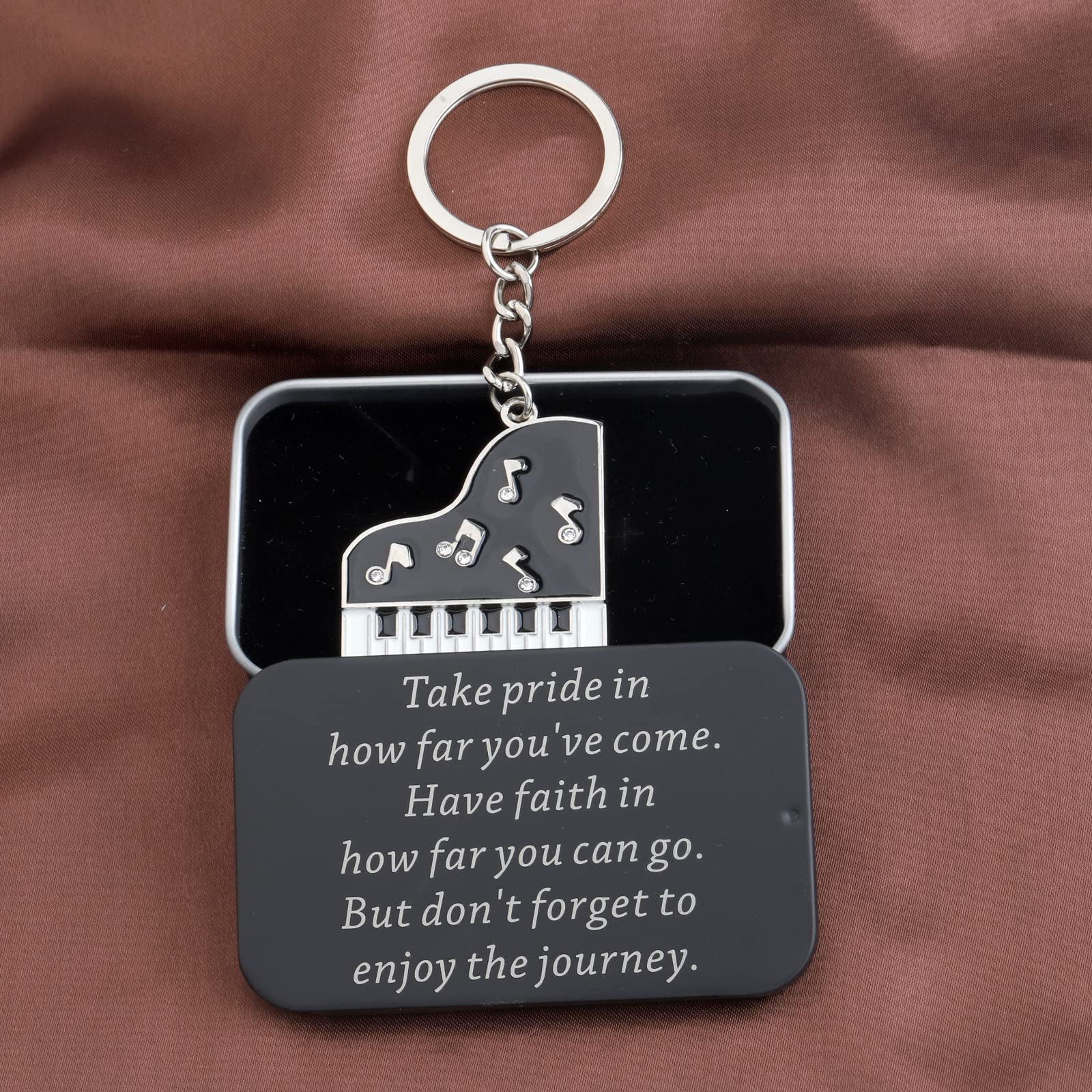 FUSTMW Piano Keychain - Perfect Gift for Piano Lovers, Teachers & Students - Graduation Present for Musicians - Great for Piano Practice, Music Lessons & Special Occasions